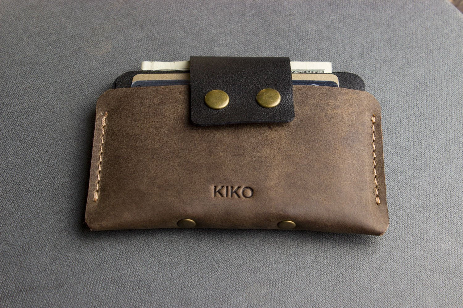 leather card case – cowhide two toned | dropsona - neutral - front view