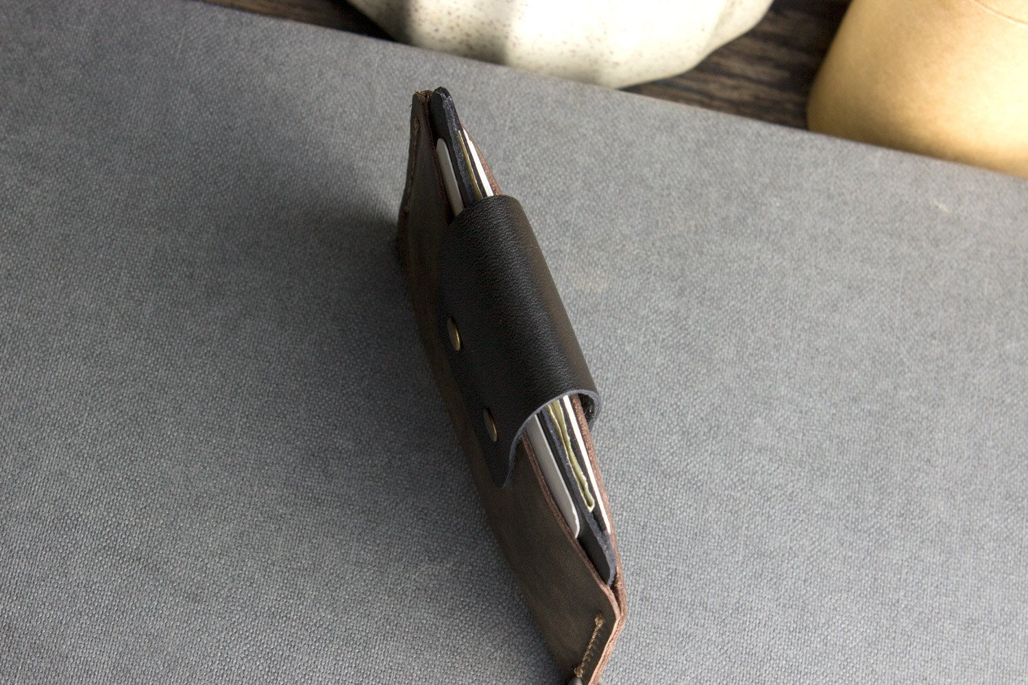 leather card case – cowhide two toned | dropsona - neutral - size reference