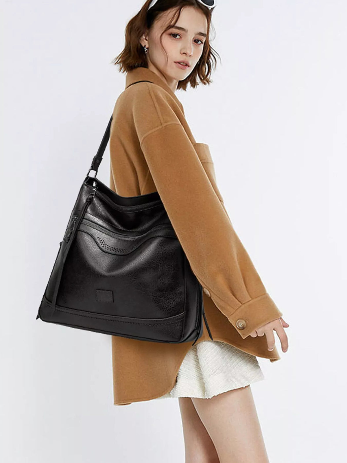 multi-pockets leather handbag – trendy trunks | dropsona - neutral - everyday use