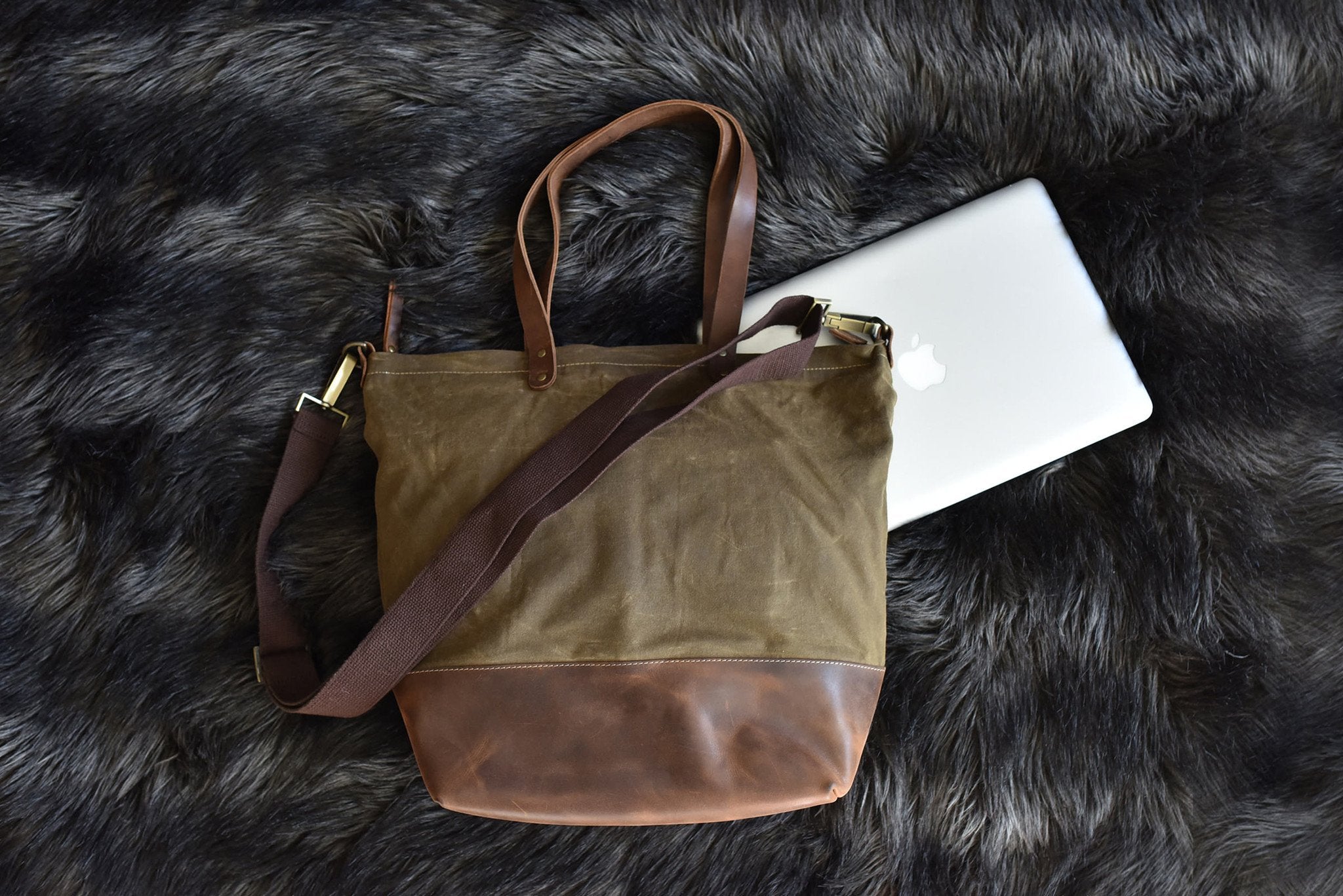 boyfriend tote canvas – genuine leather and 3 i | dropsona - neutral - close-up detail