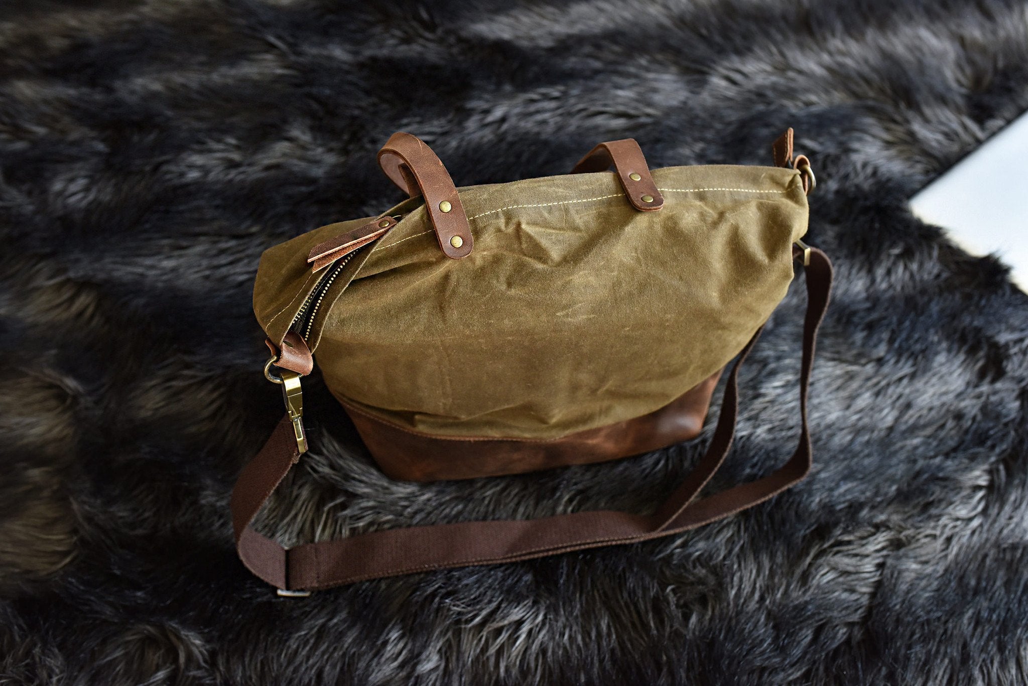 boyfriend tote canvas – genuine leather and 3 i | dropsona - neutral - usage example