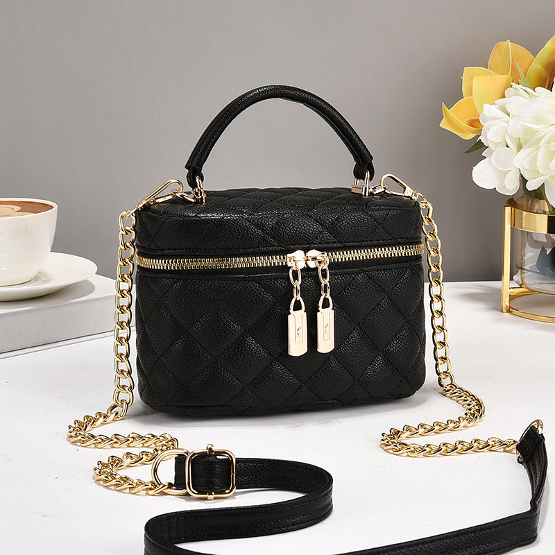 large capacity, high-end feel fashionable women's bag | dropsona - neutral - close-up detail