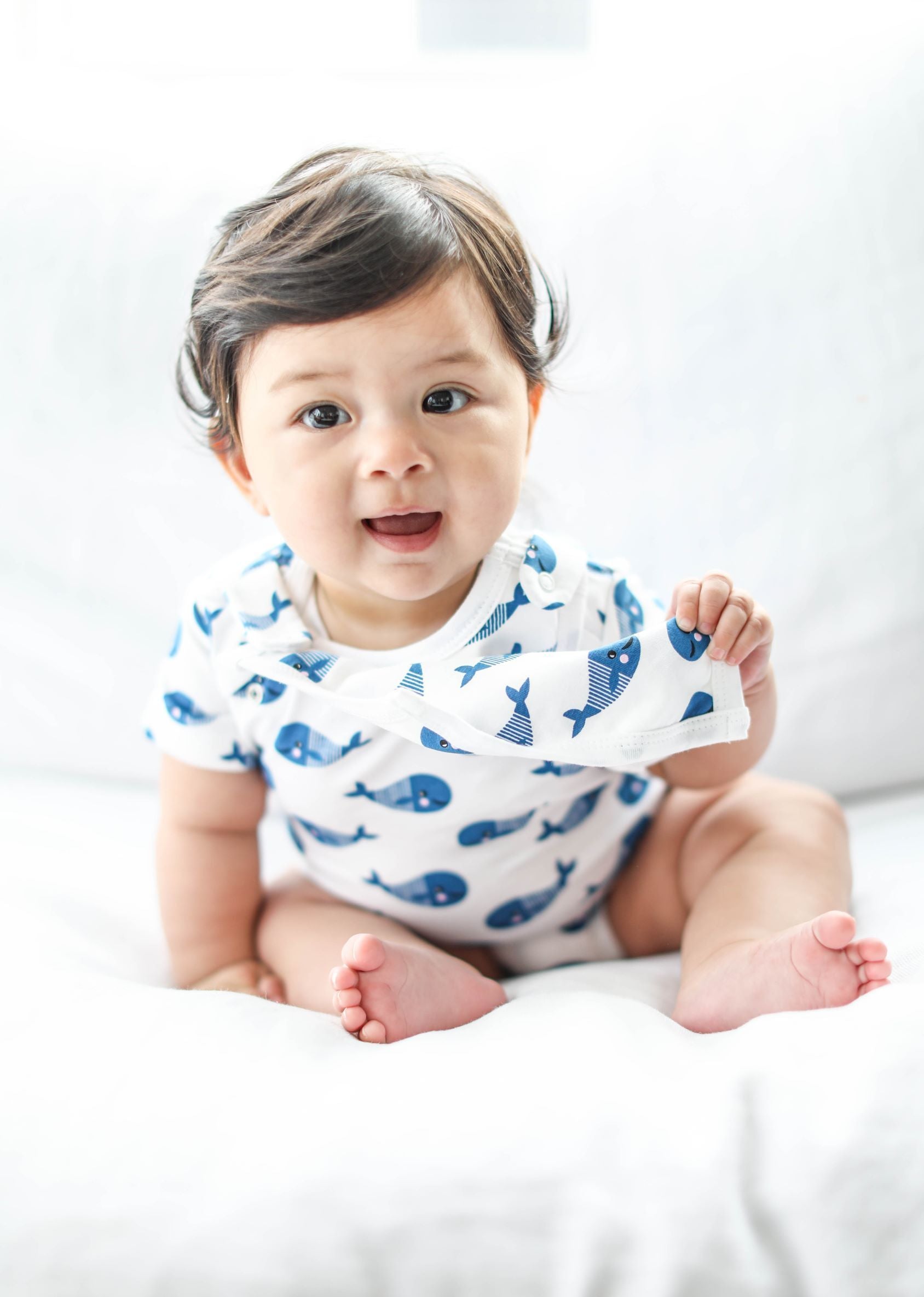 smart short sleeve baby bodysuit + bib - blue whale | dropsona - neutral - everyday use