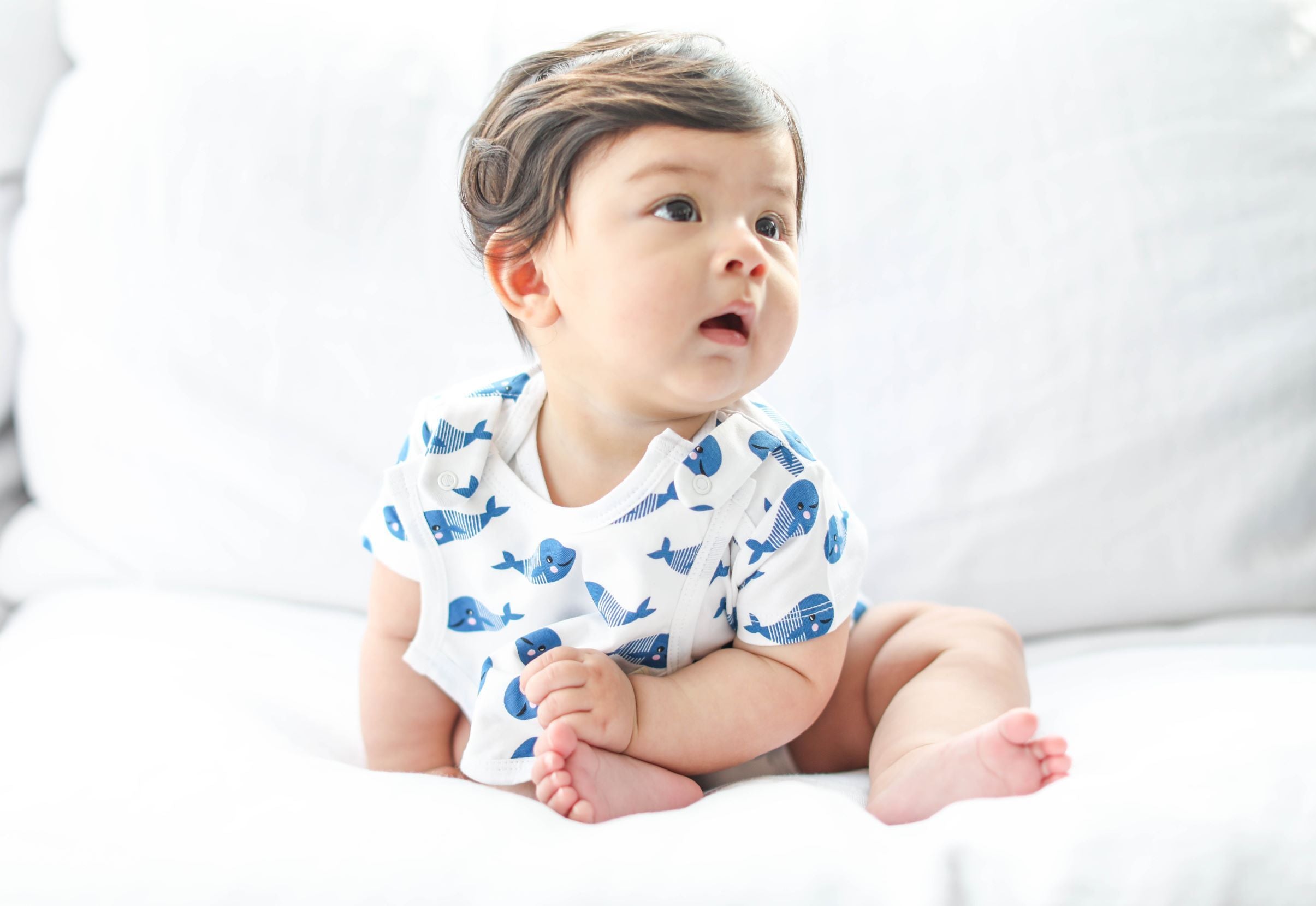 smart short sleeve baby bodysuit + bib - blue whale | dropsona - neutral - size reference