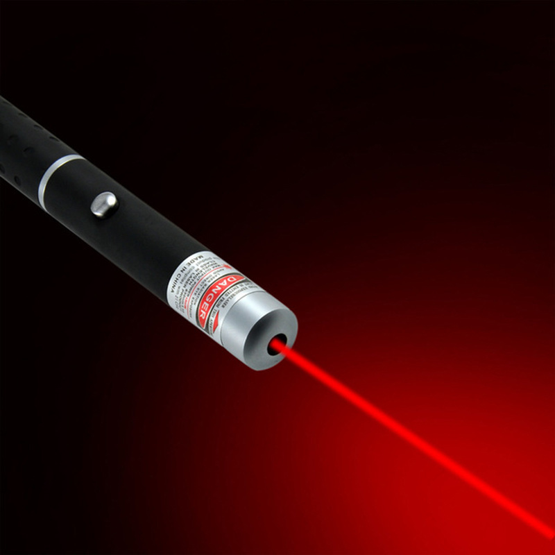 purple blue beam light visible 5mw 405nm laser pointer | dropsona - neutral - close-up detail