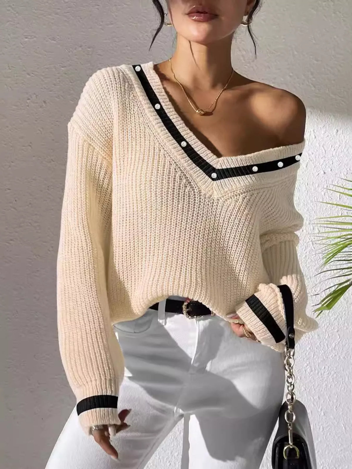 v-neck contrast trim sweater with pearl decor | dropsona - neutral - everyday use