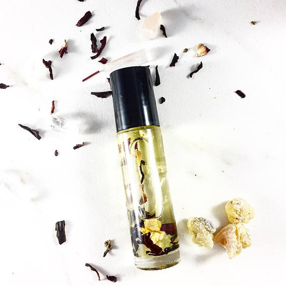 essential oil blend with crystals frankincense – limit | dropsona - neutral - material texture