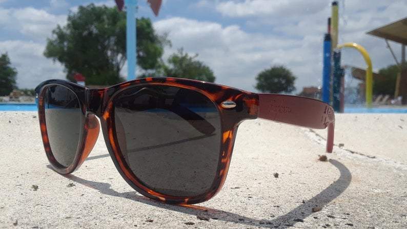 red bamboo tortoise framed sunglasses with wood case, | dropsona - neutral - front view
