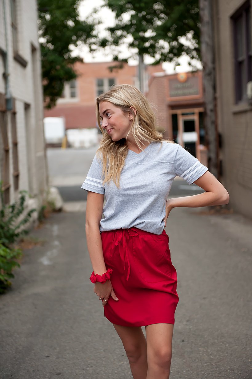 dt breeze sporty skirt in red – "spanish fork" is | dropsona - neutral - front view