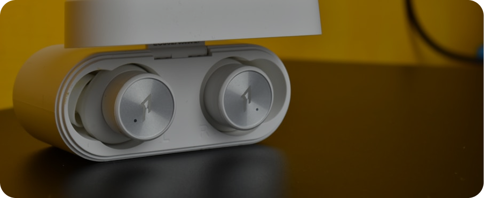 Earbuds & Headphones
