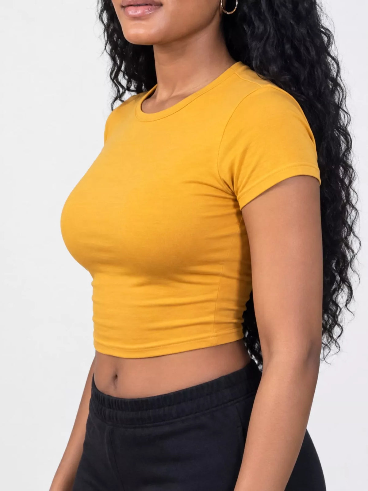 slim fit basic crew neck short sleeve crop t-shirt | dropsona - neutral - usage example