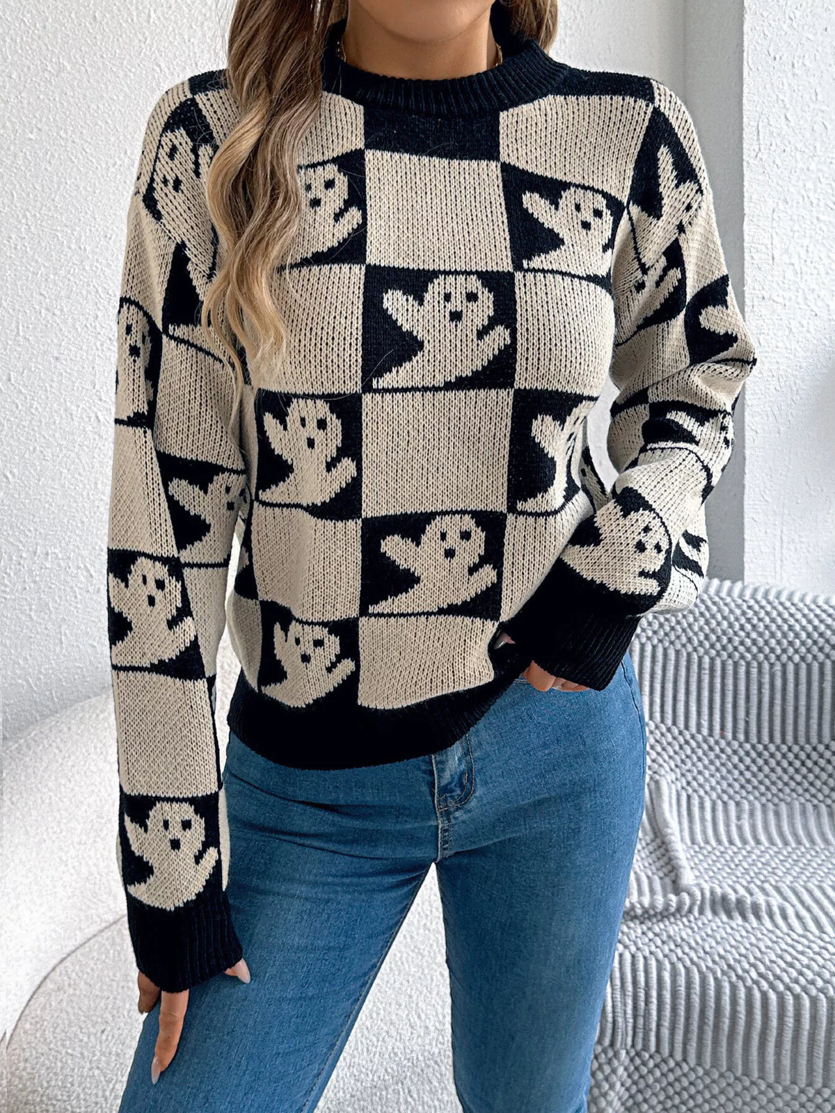 checkerboard halloween graphic sweater – basic style | dropsona - neutral - size reference