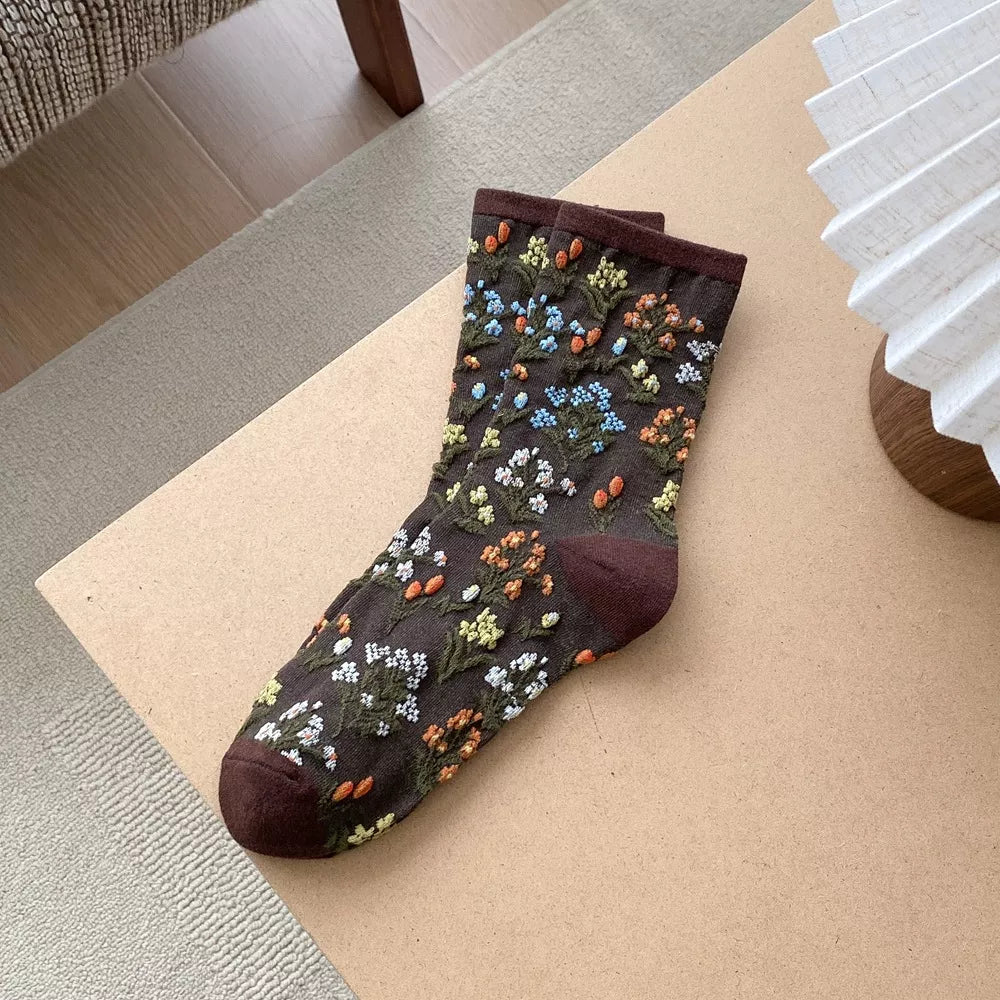 5 pair vintage floral embroidered crew socks – candy | dropsona - neutral - size reference