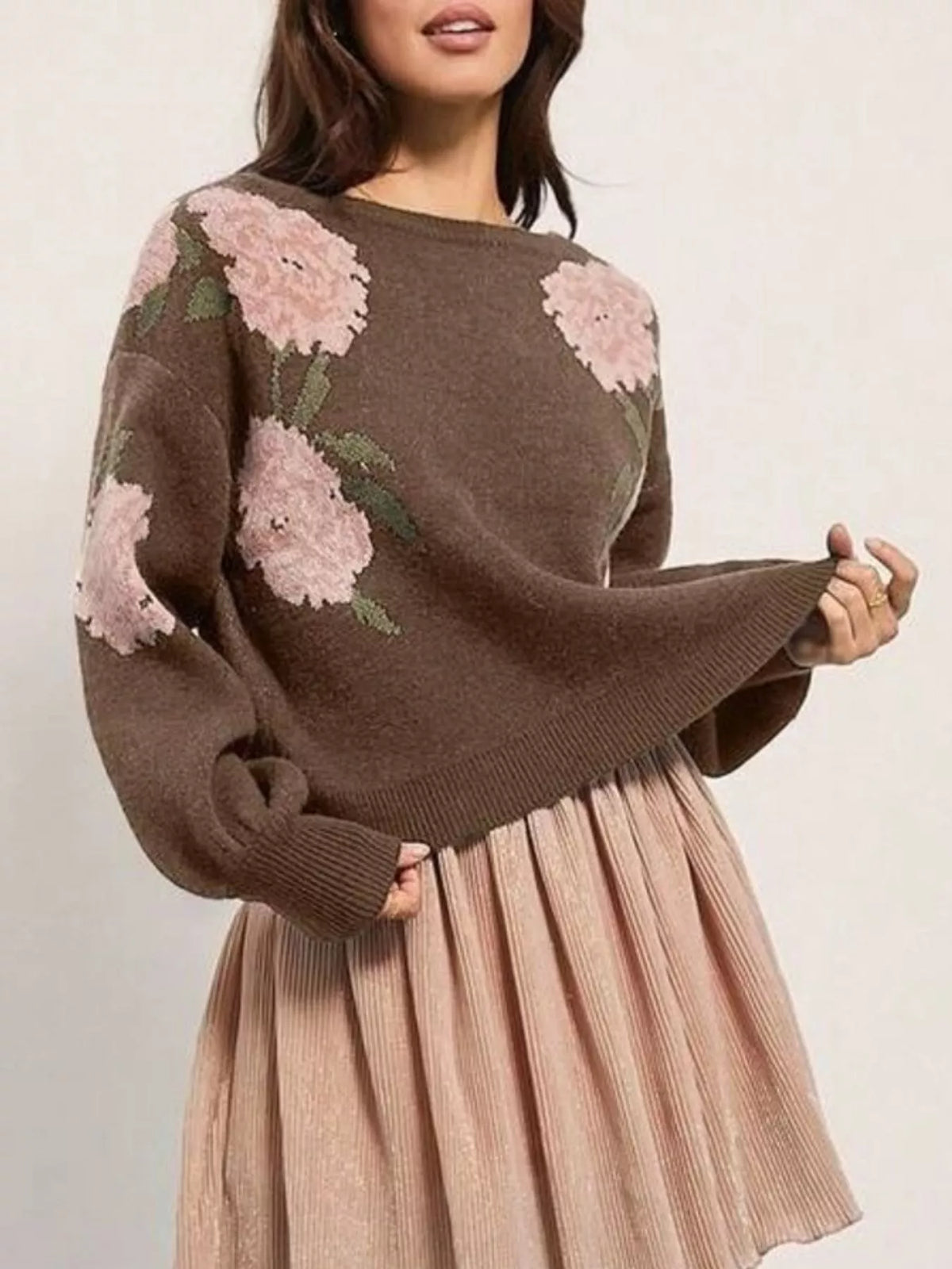 floral pattern dropped shoulder sweater – basic style | dropsona - neutral - front view