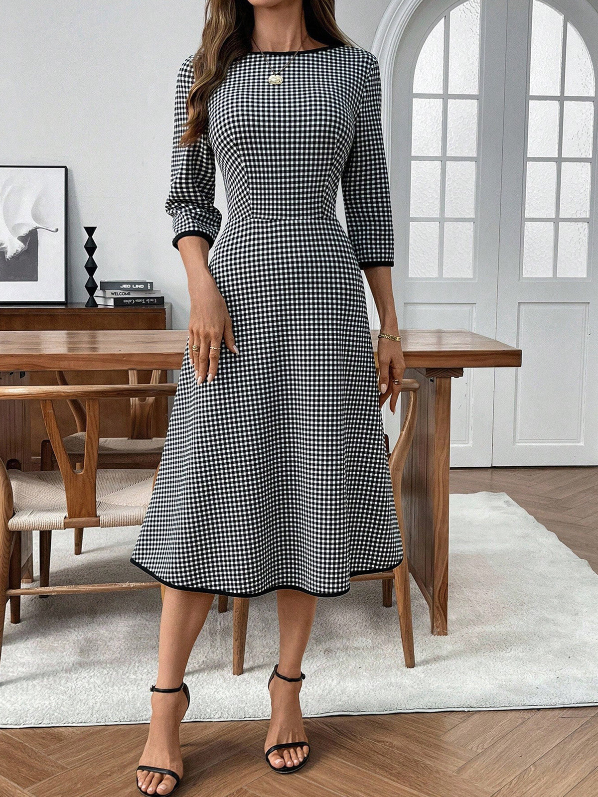 plaid round neck 3/4 sleeve dress - close-up detail