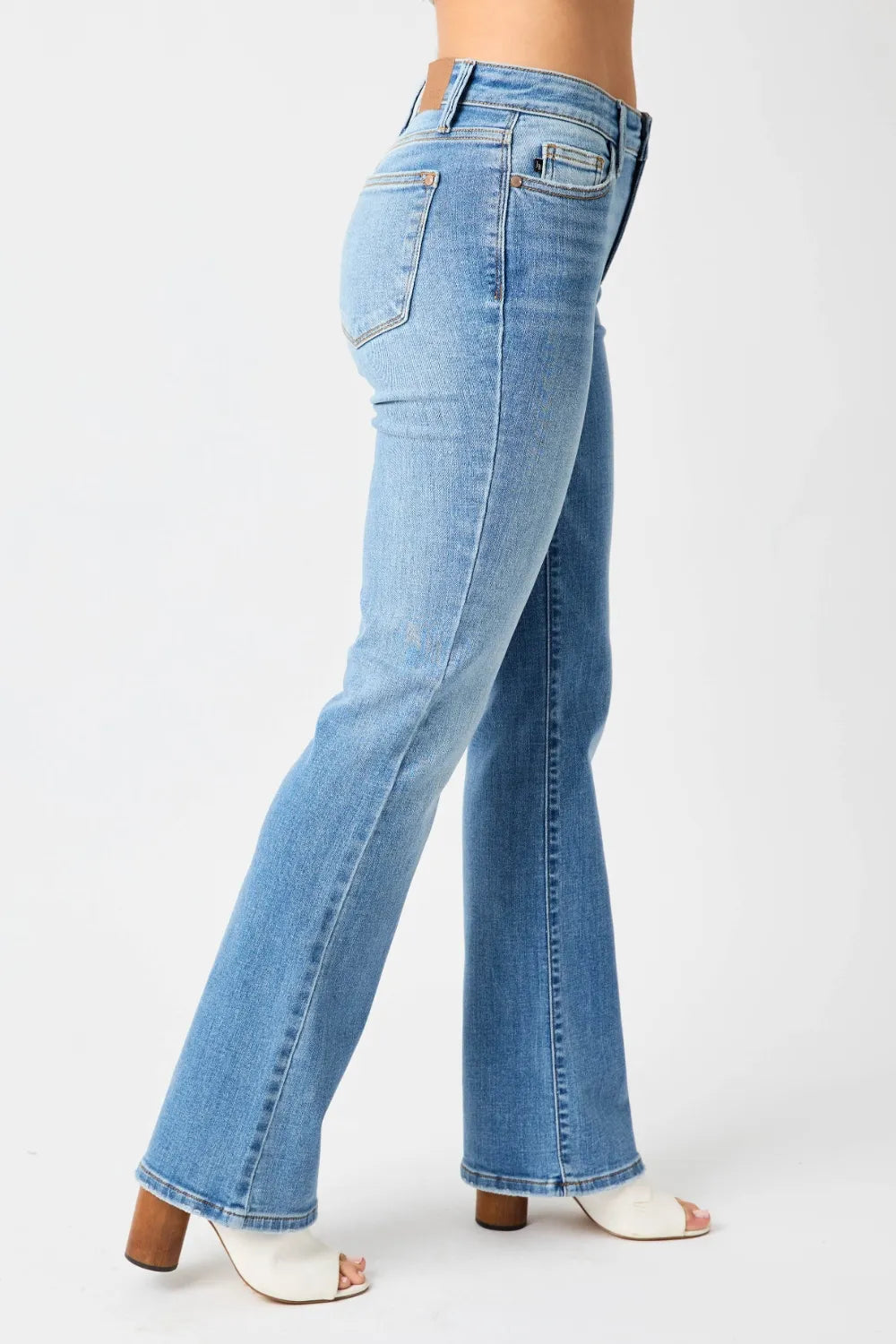 judy blue full size mid-rise waist straight jeans | dropsona - neutral - material texture