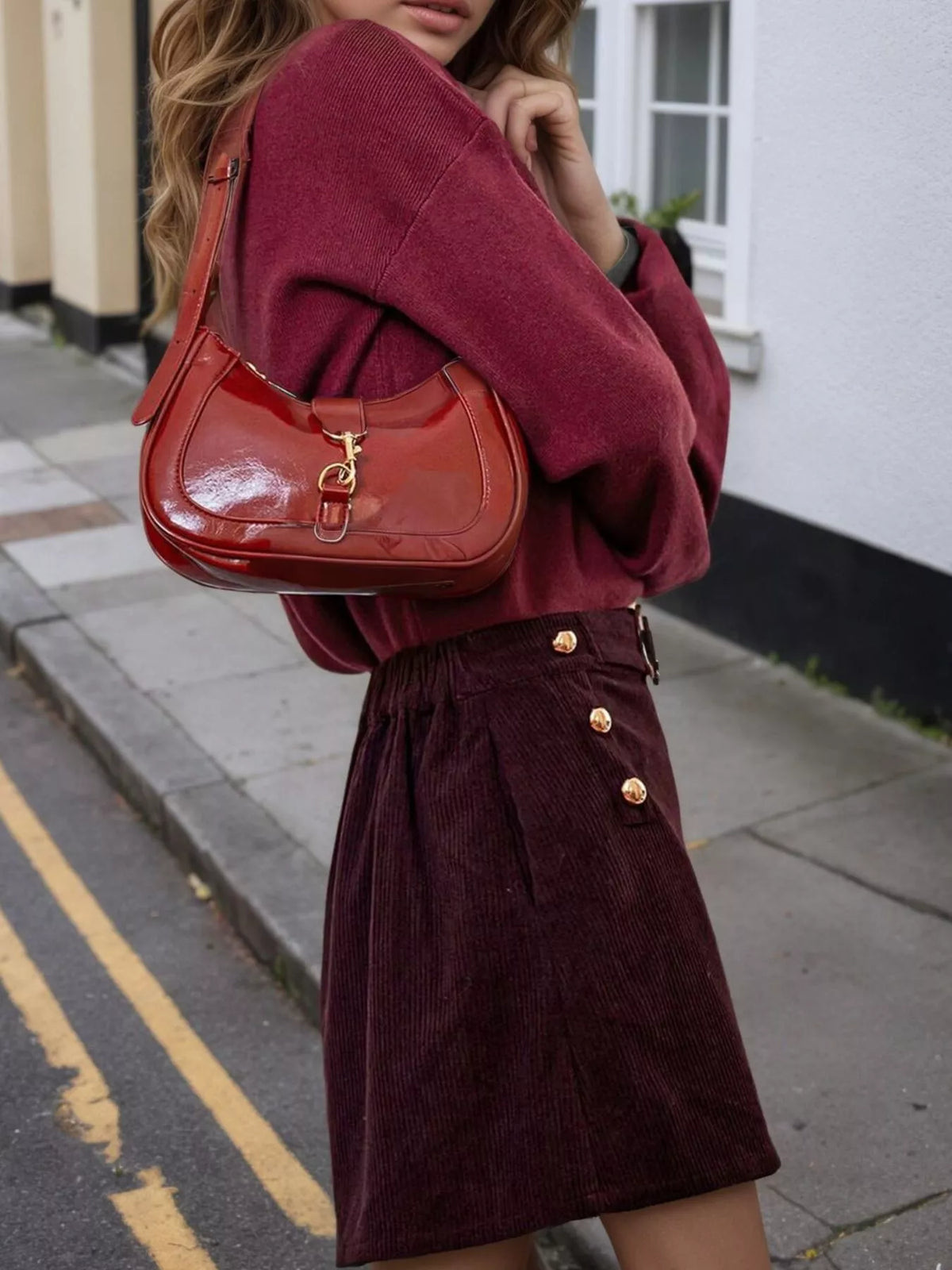 christmas outfit high-waisted corduroy mini skirt | dropsona - neutral - close-up detail