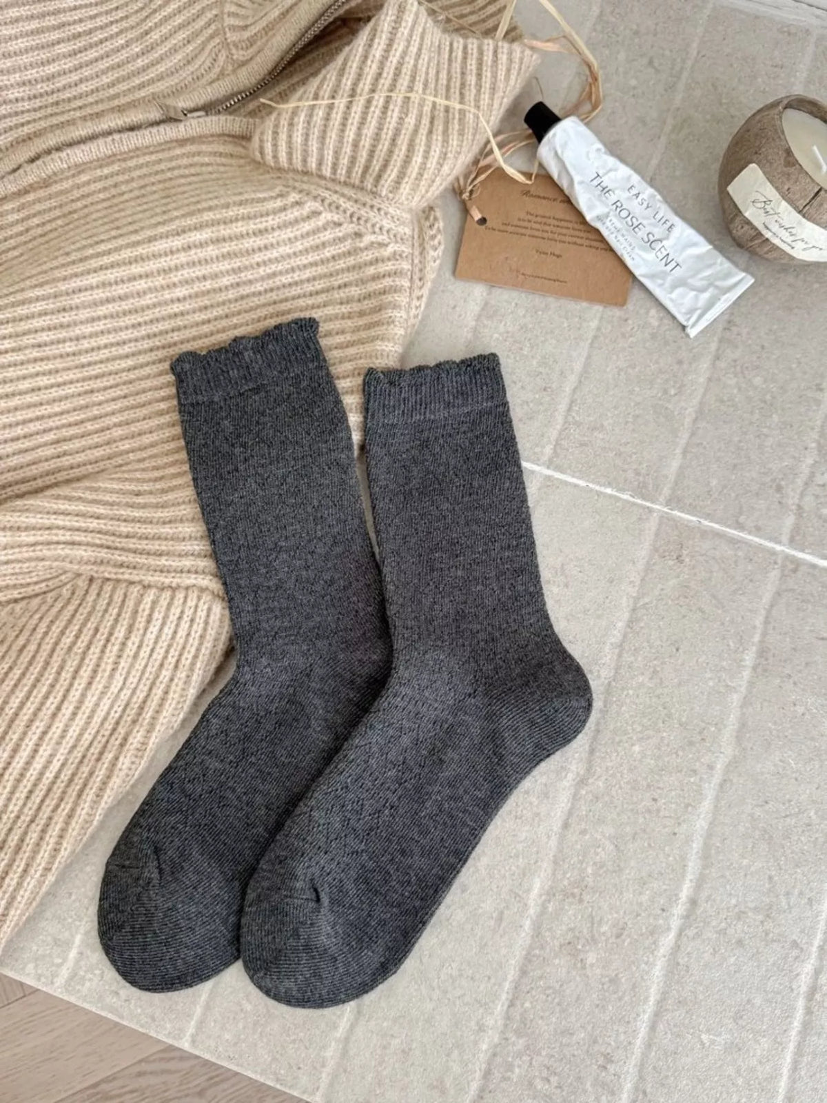 vintage hollow-out knit mid-calf socks | dropsona - neutral - size reference