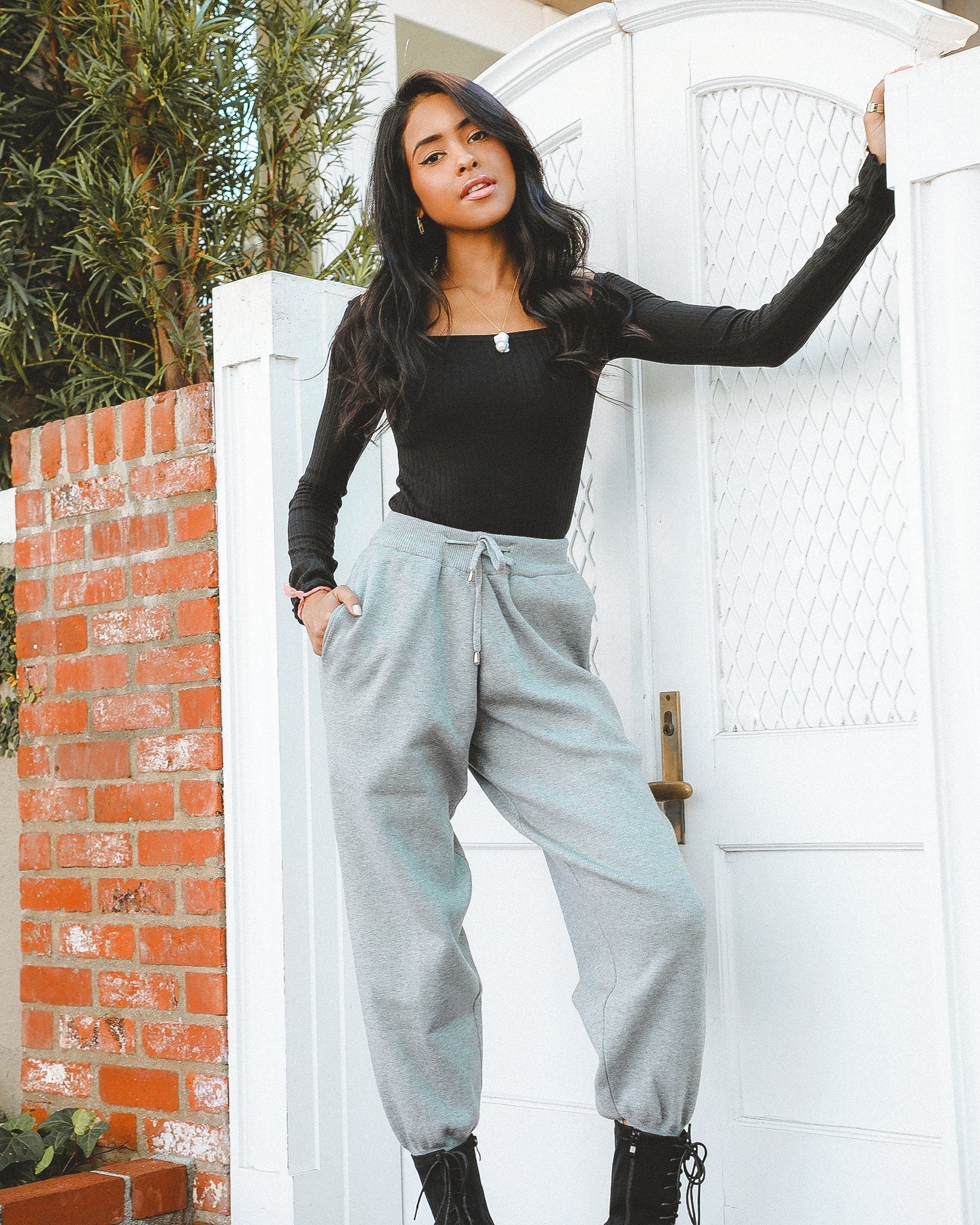 paloma tapered joggers – pulling off casual chic is ef | dropsona - neutral - size reference