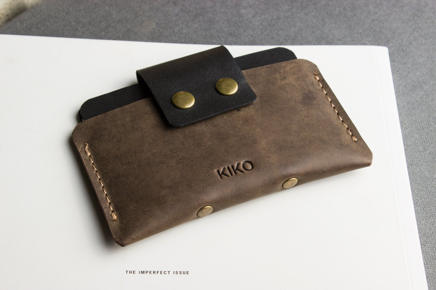 leather card case – cowhide two toned | dropsona - neutral - front view