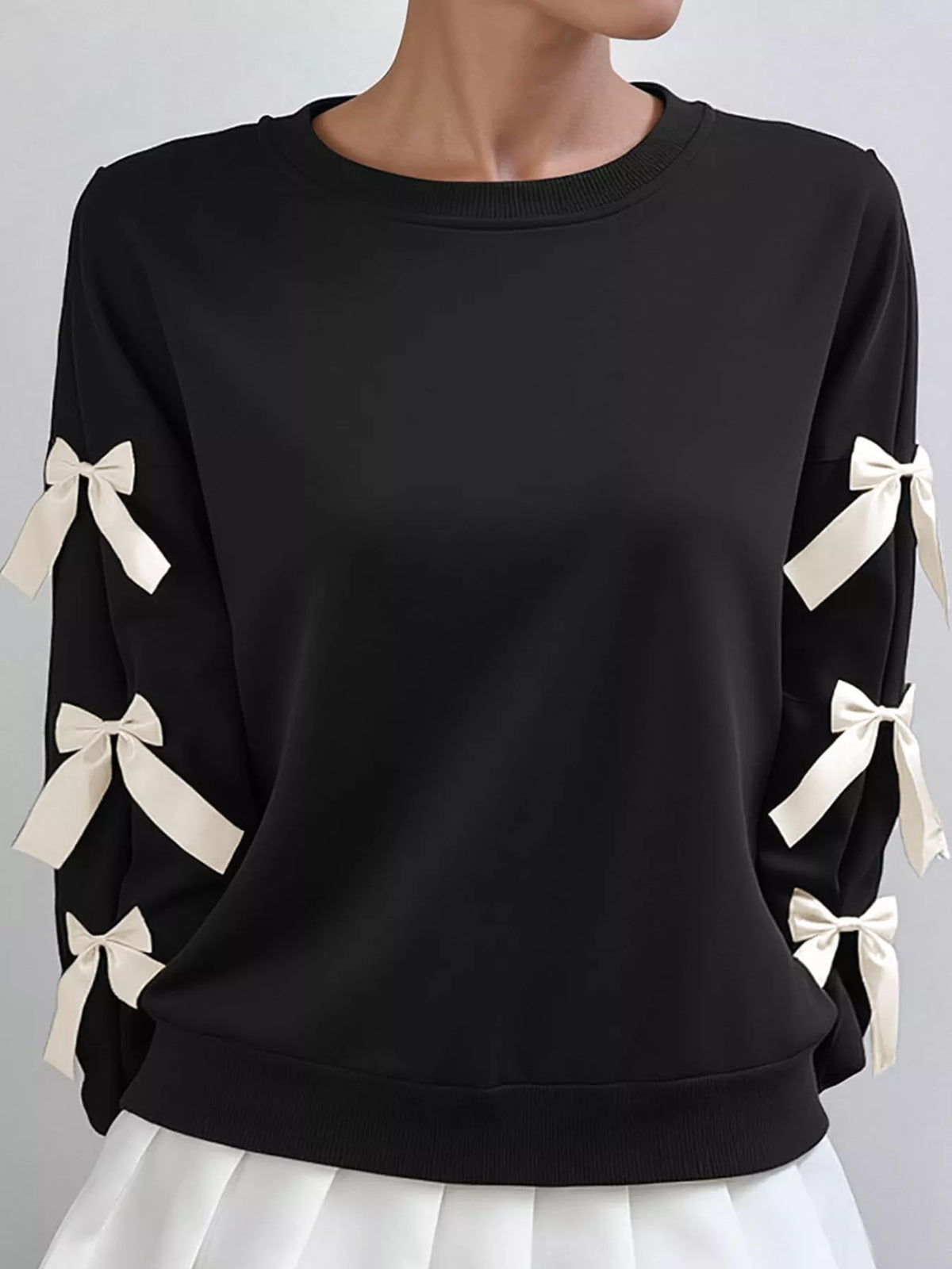 crew neck sweatshirt with decorative bow | dropsona - neutral - material texture