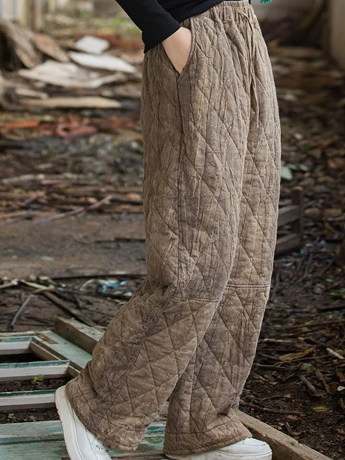 quilted high-waisted wide-leg casual pants | dropsona - neutral - material texture
