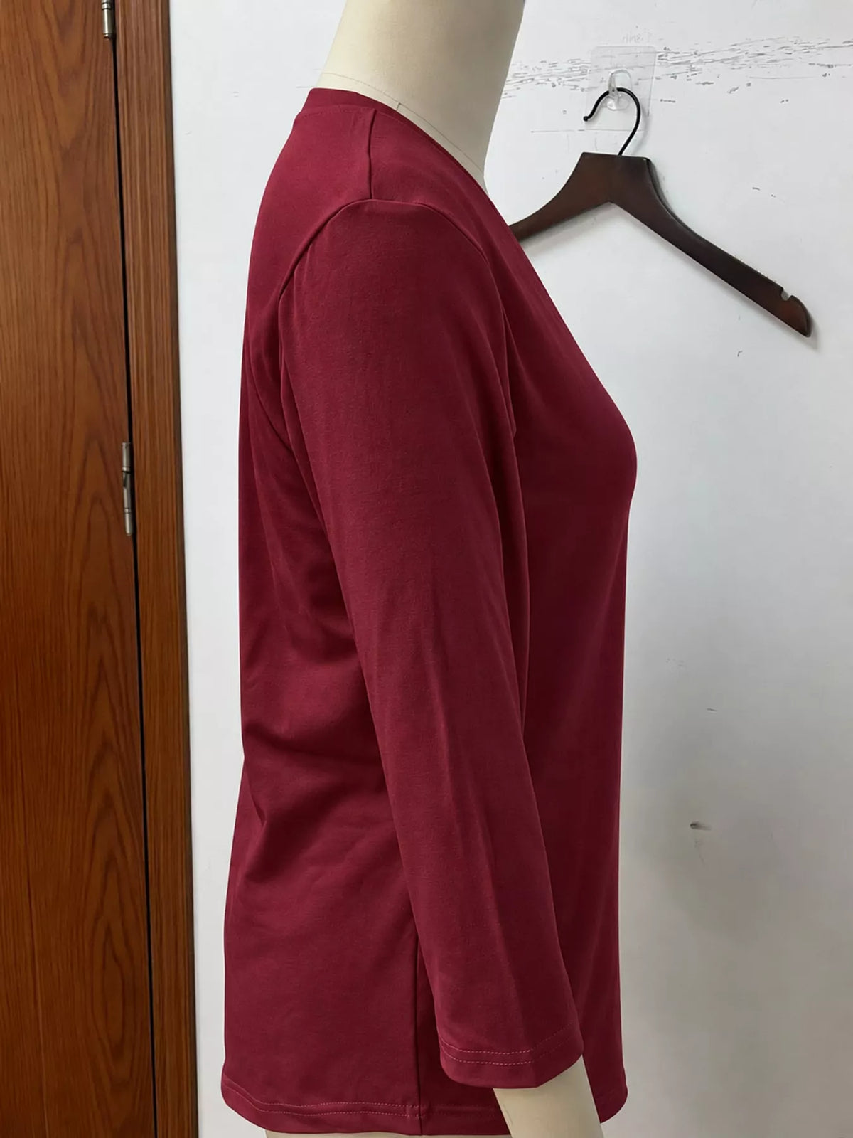 full size v-neck half sleeve t-shirt plus | dropsona - neutral - material texture