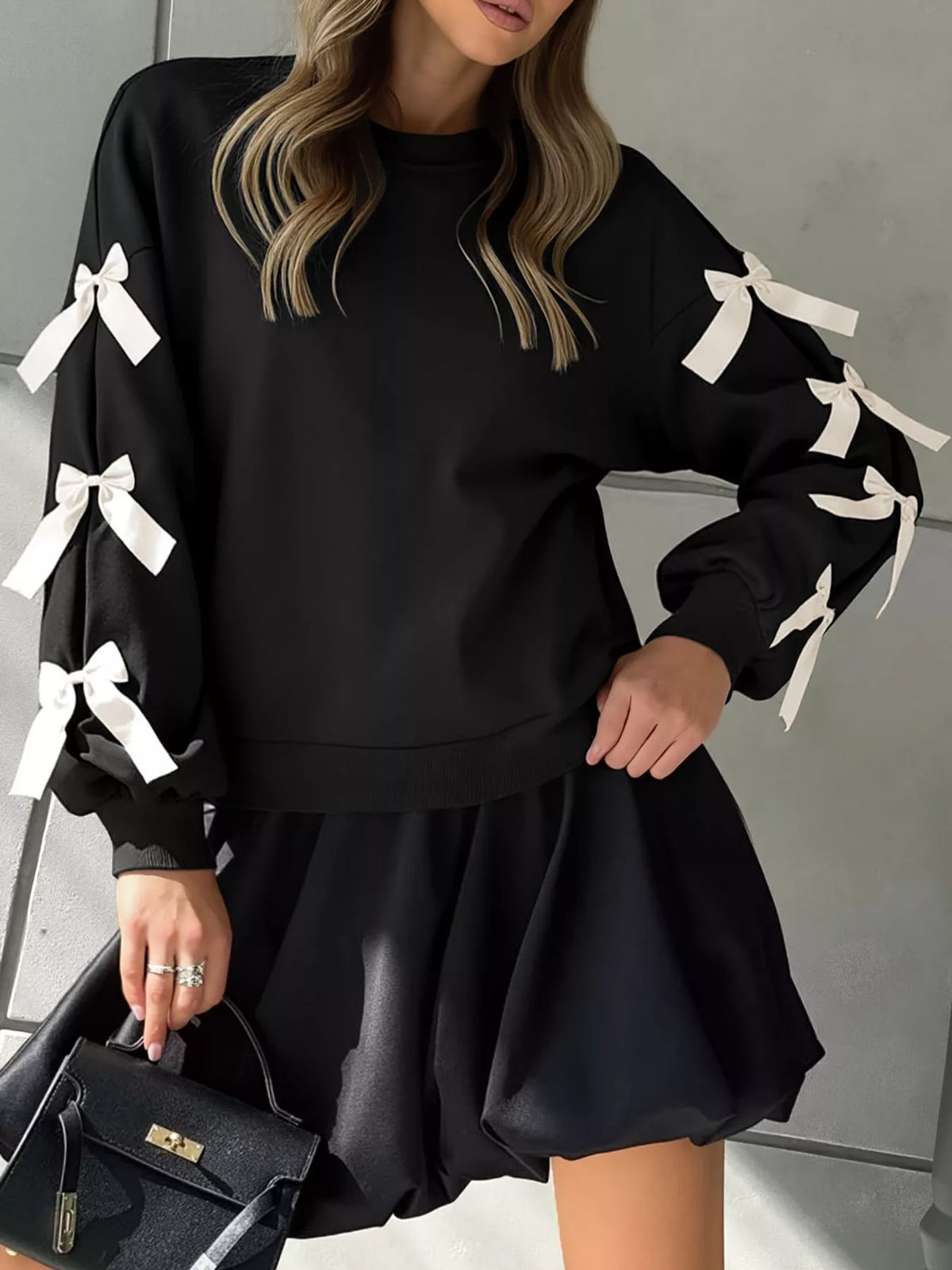 crew neck sweatshirt with decorative bow | dropsona - neutral - packaging