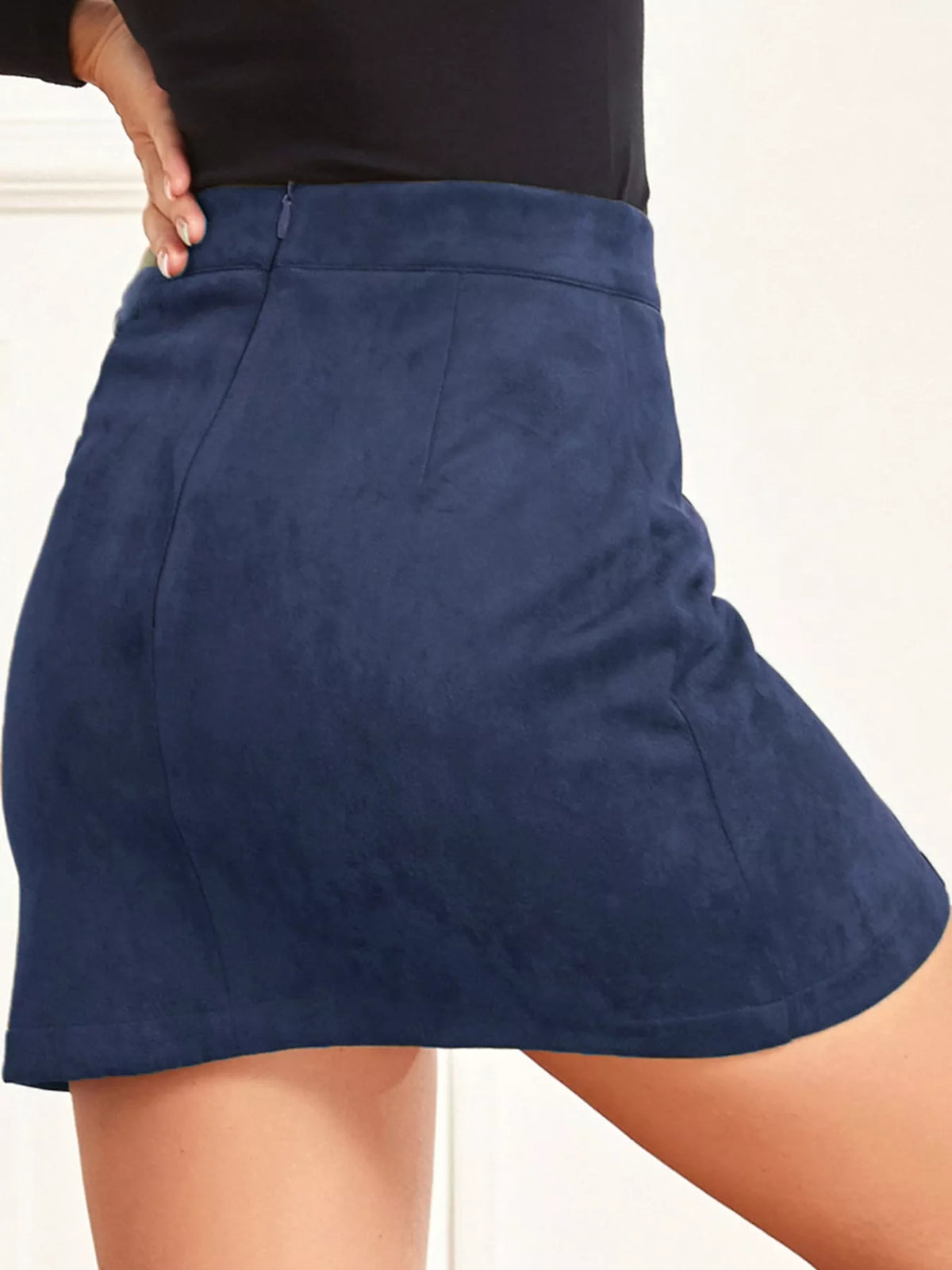 high-waisted slit skirt – zipper, slit, seam detail | dropsona - neutral - packaging