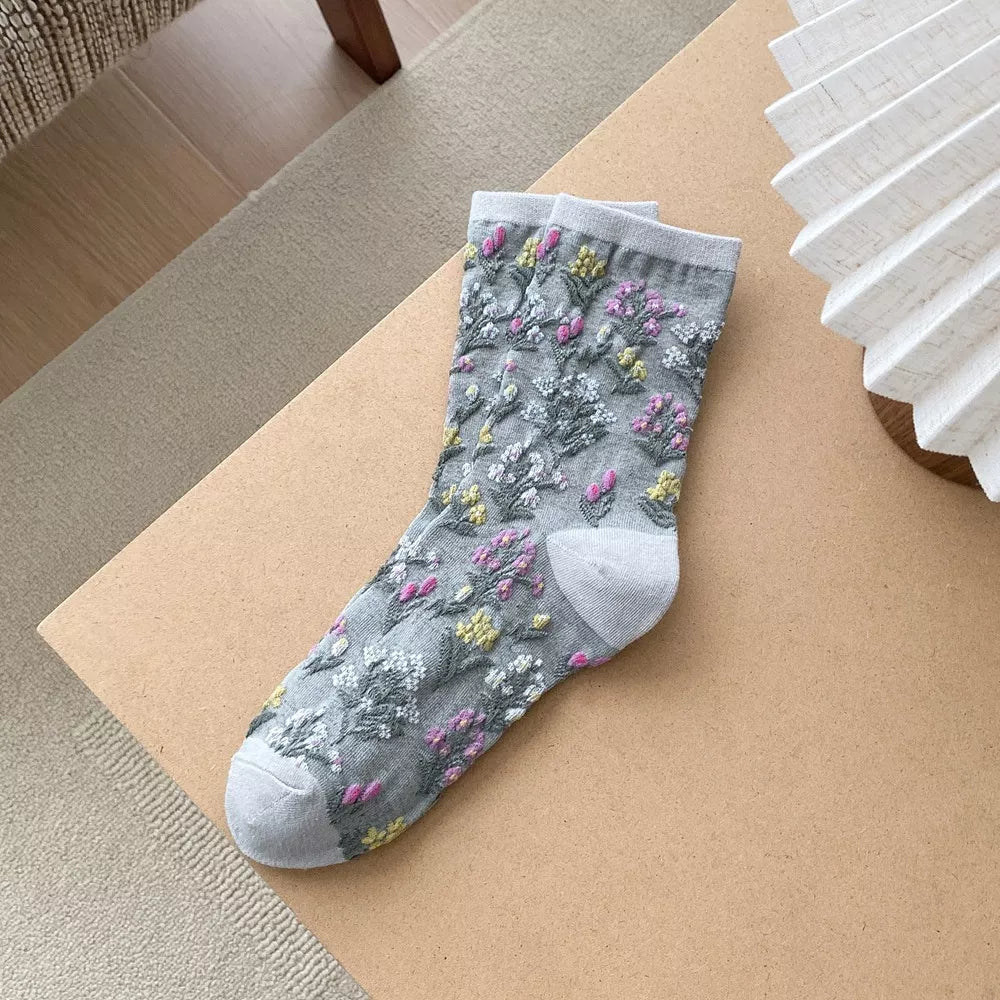 5 pair vintage floral embroidered crew socks – candy | dropsona - neutral - close-up detail