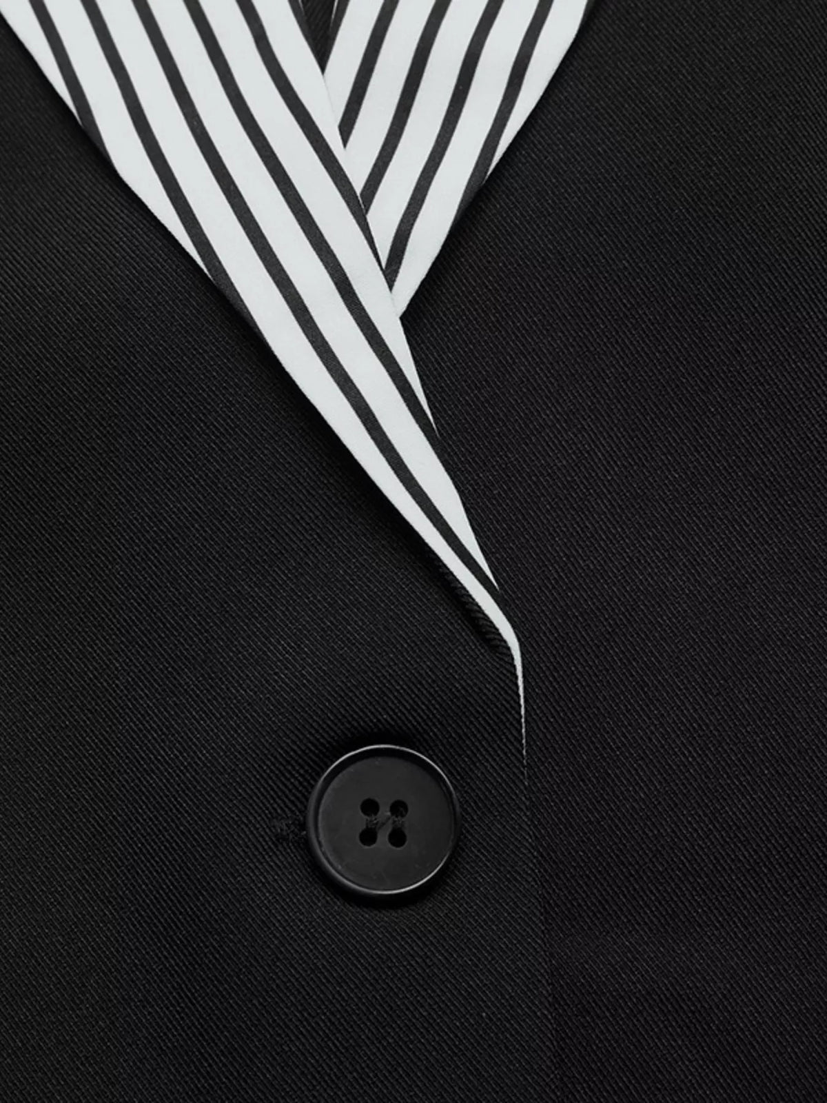 contrast striped lapel collar blazer – buttoned | dropsona - neutral - material texture