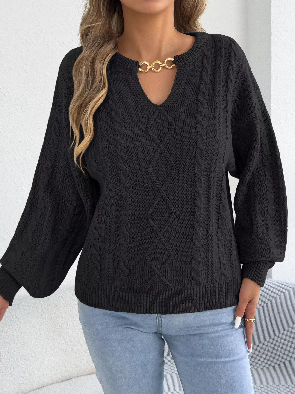cable knit notched sweater – basic style | dropsona - neutral - close-up detail