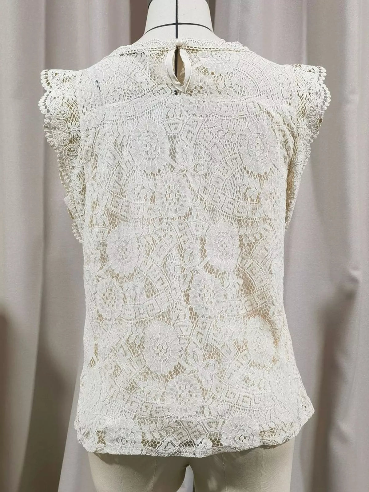 elegant floral lace sleeveless blouse with scalloped | dropsona - neutral - close-up detail