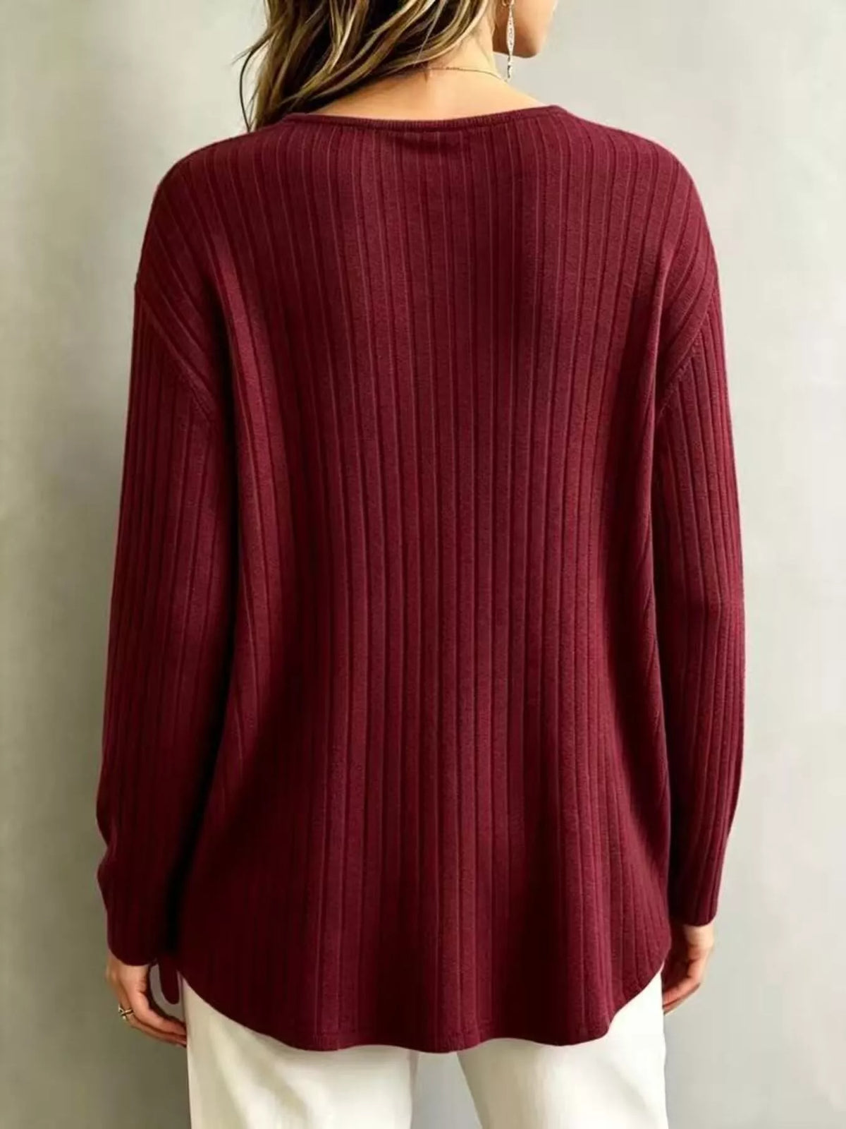 v-neck ribbed long sleeve t-shirt – | dropsona - neutral - close-up detail