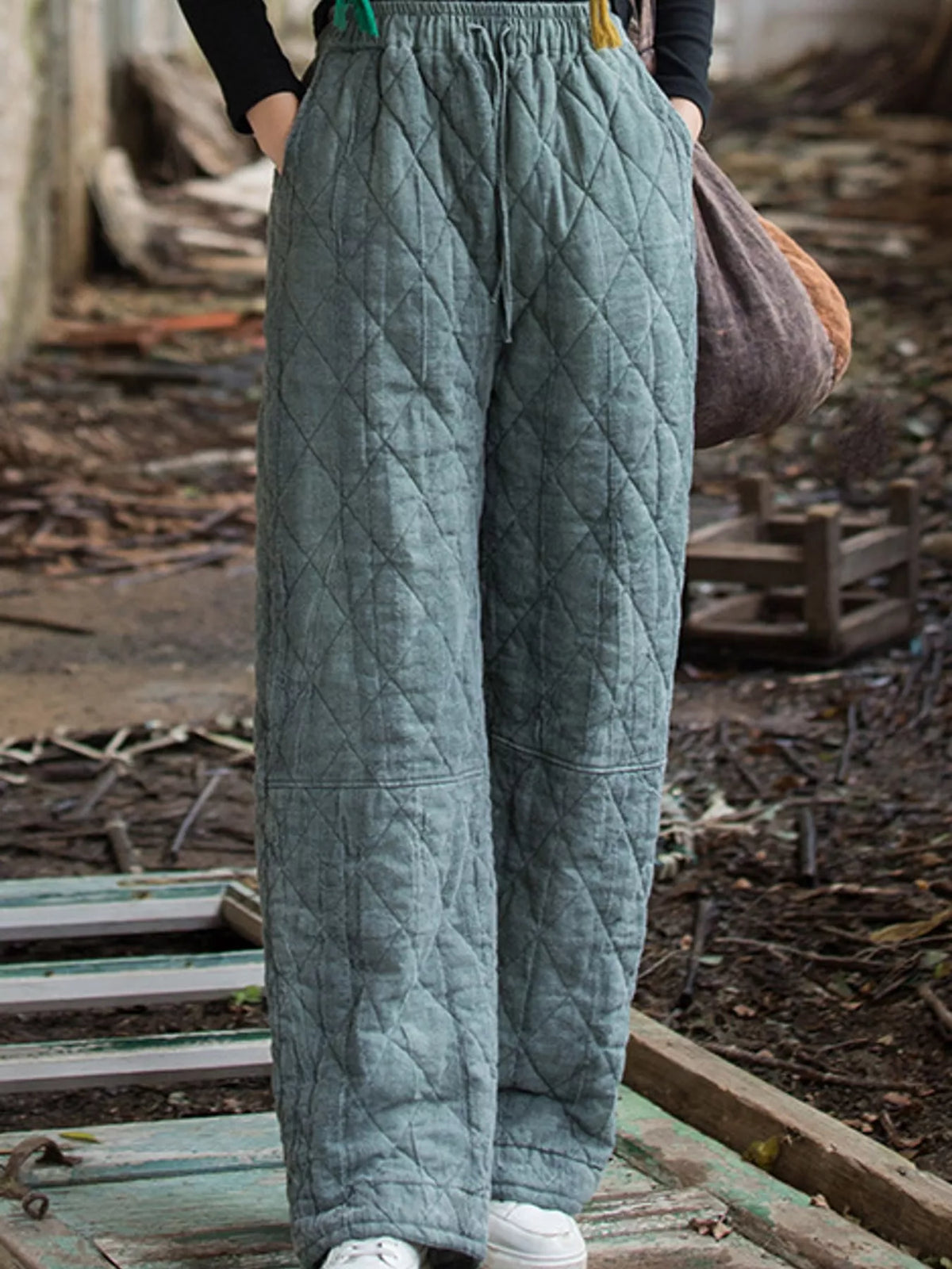 quilted high-waisted wide-leg casual pants | dropsona - neutral - usage example