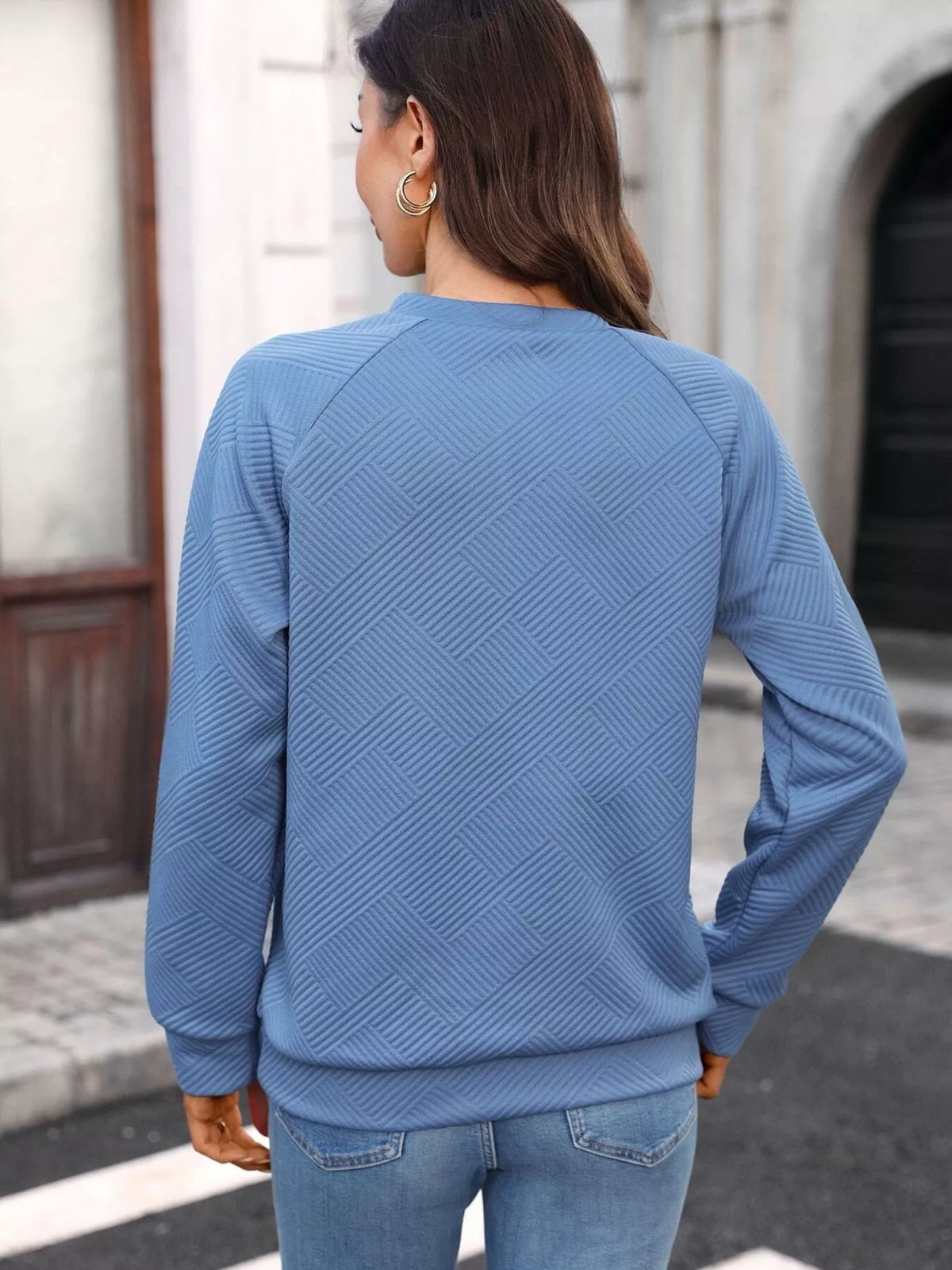 textured notched long sleeve sweatshirt – basic style | dropsona - neutral - size reference