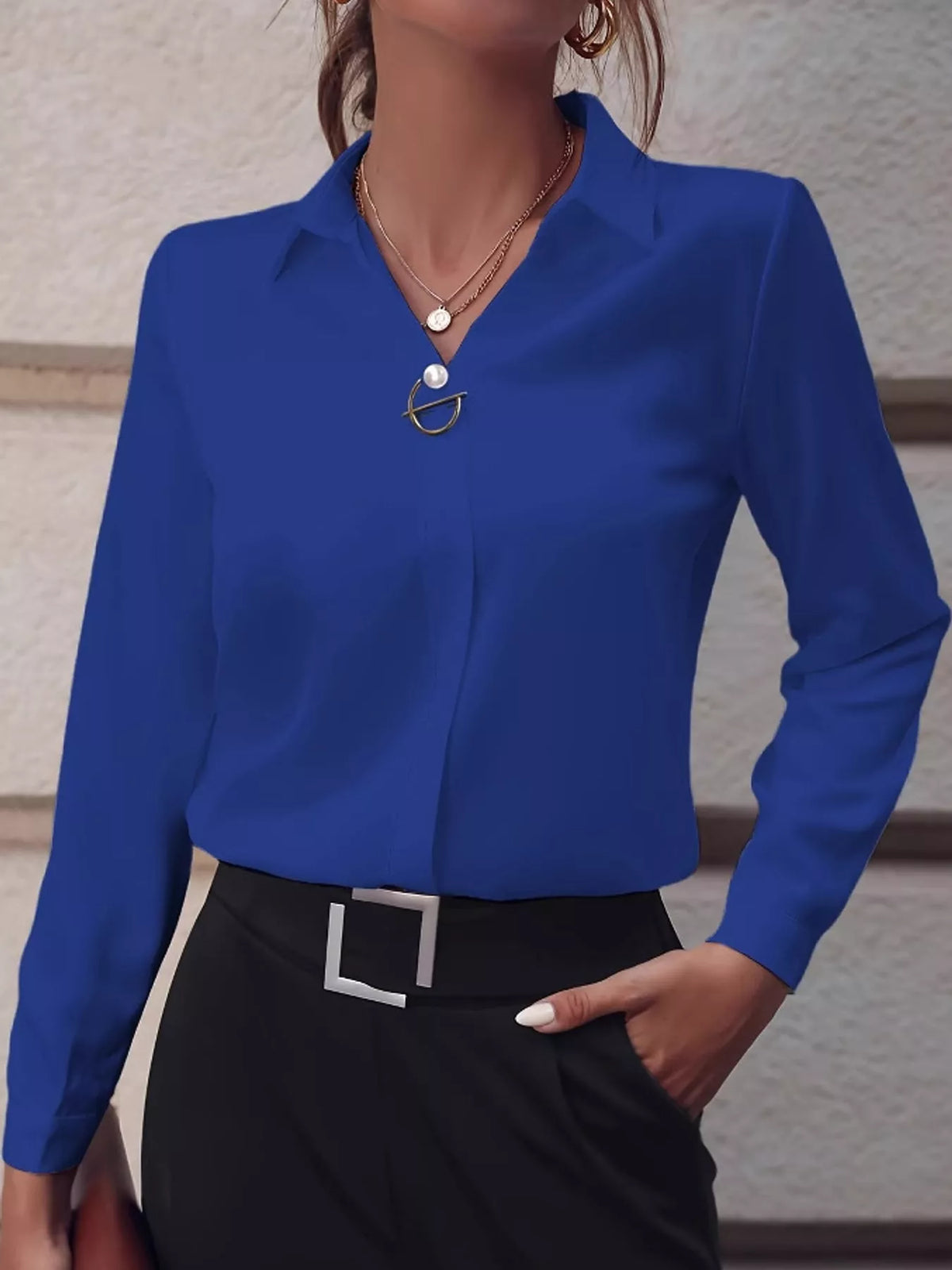 long sleeve satin blouse | dropsona - neutral - close-up detail