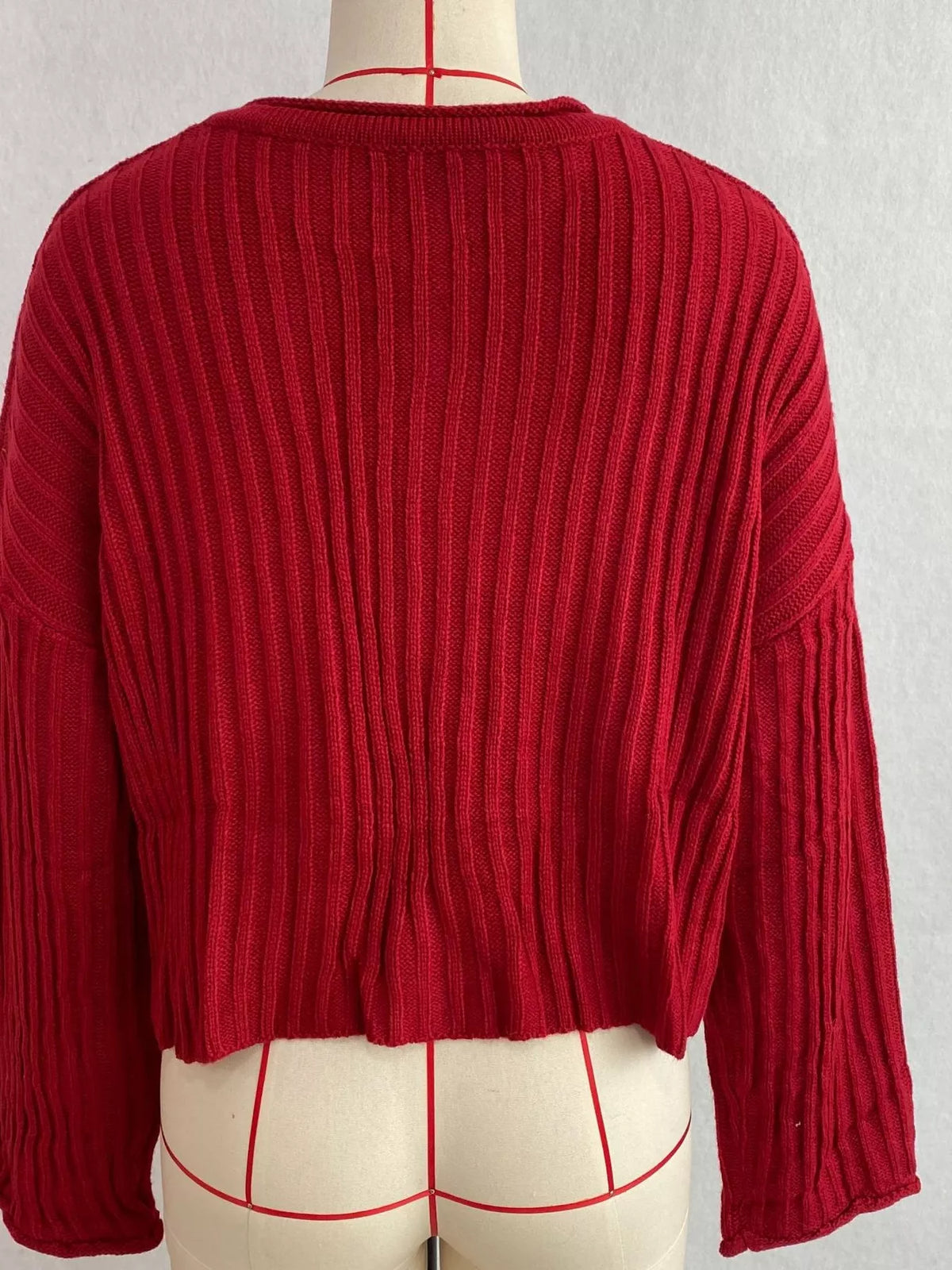 ribbed lace-up crop sweater – | dropsona - neutral - close-up detail