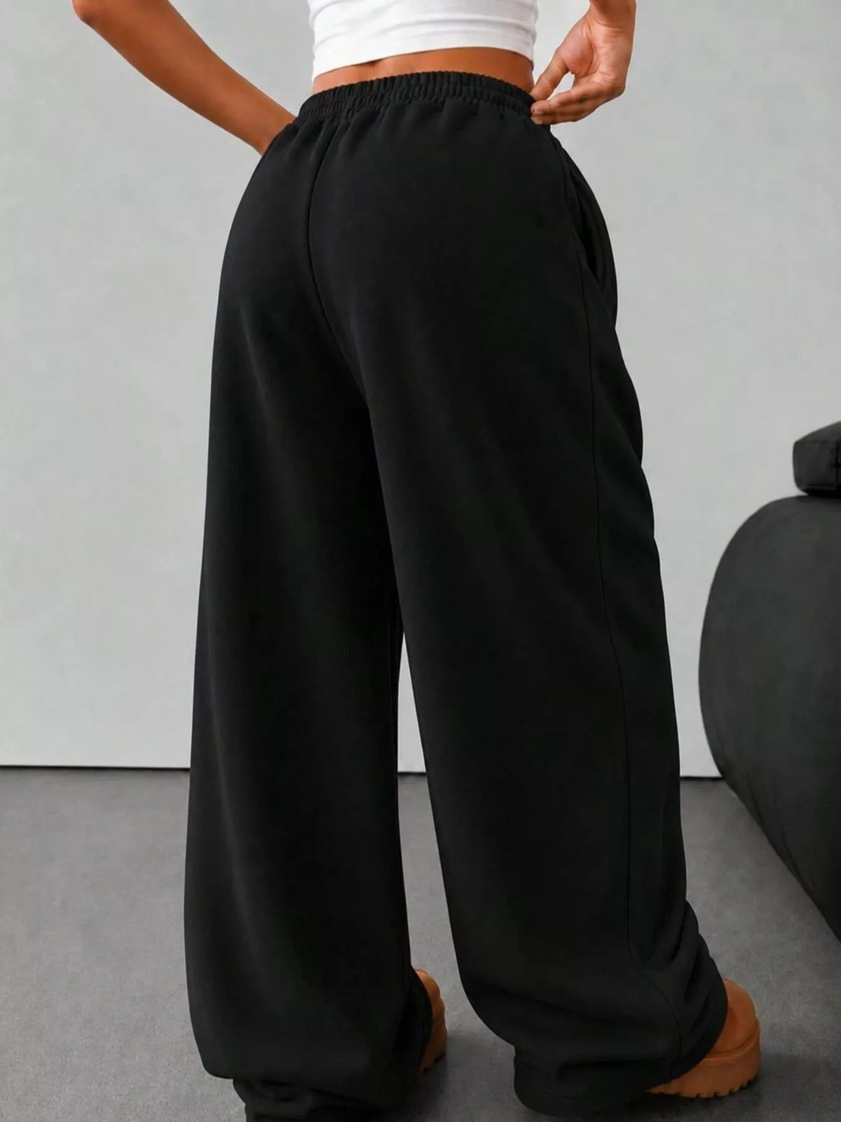elastic waist wide-leg sweatpants – pocketed | dropsona - neutral - packaging
