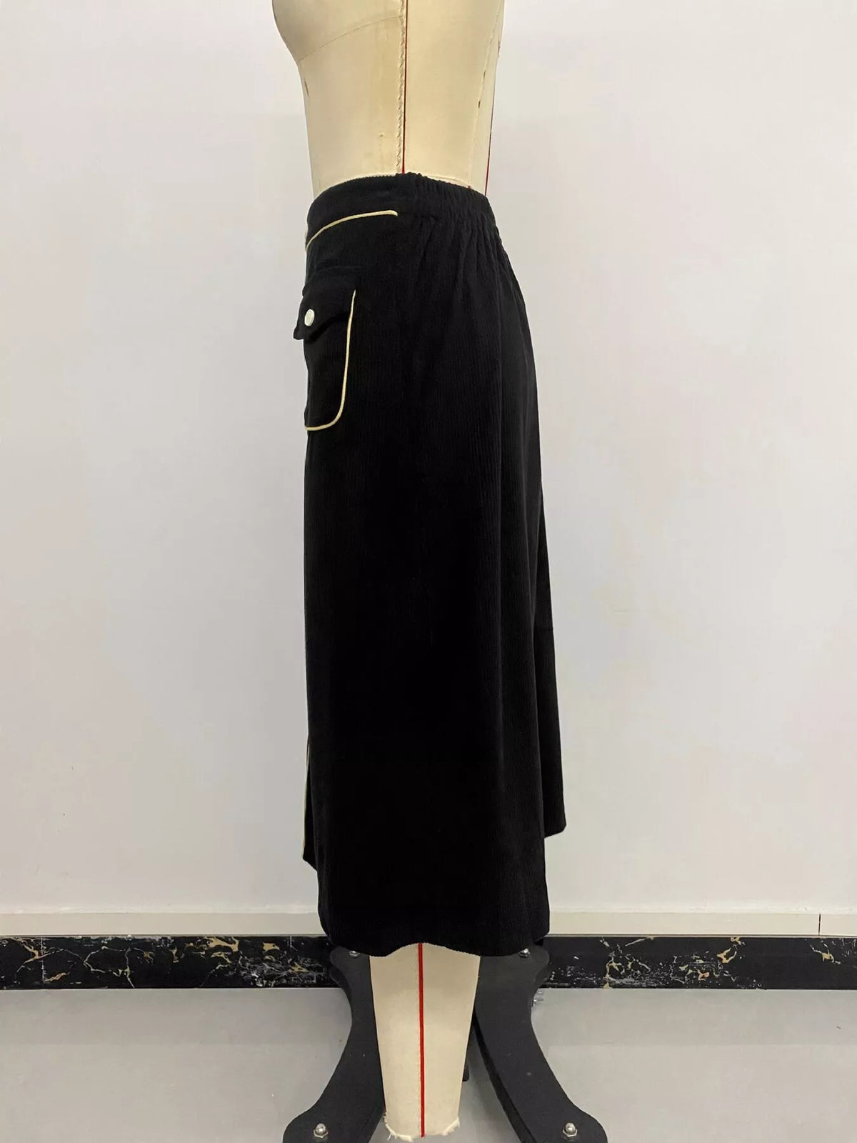 corduroy midi skirt – buttoned body: not lined | dropsona - neutral - packaging