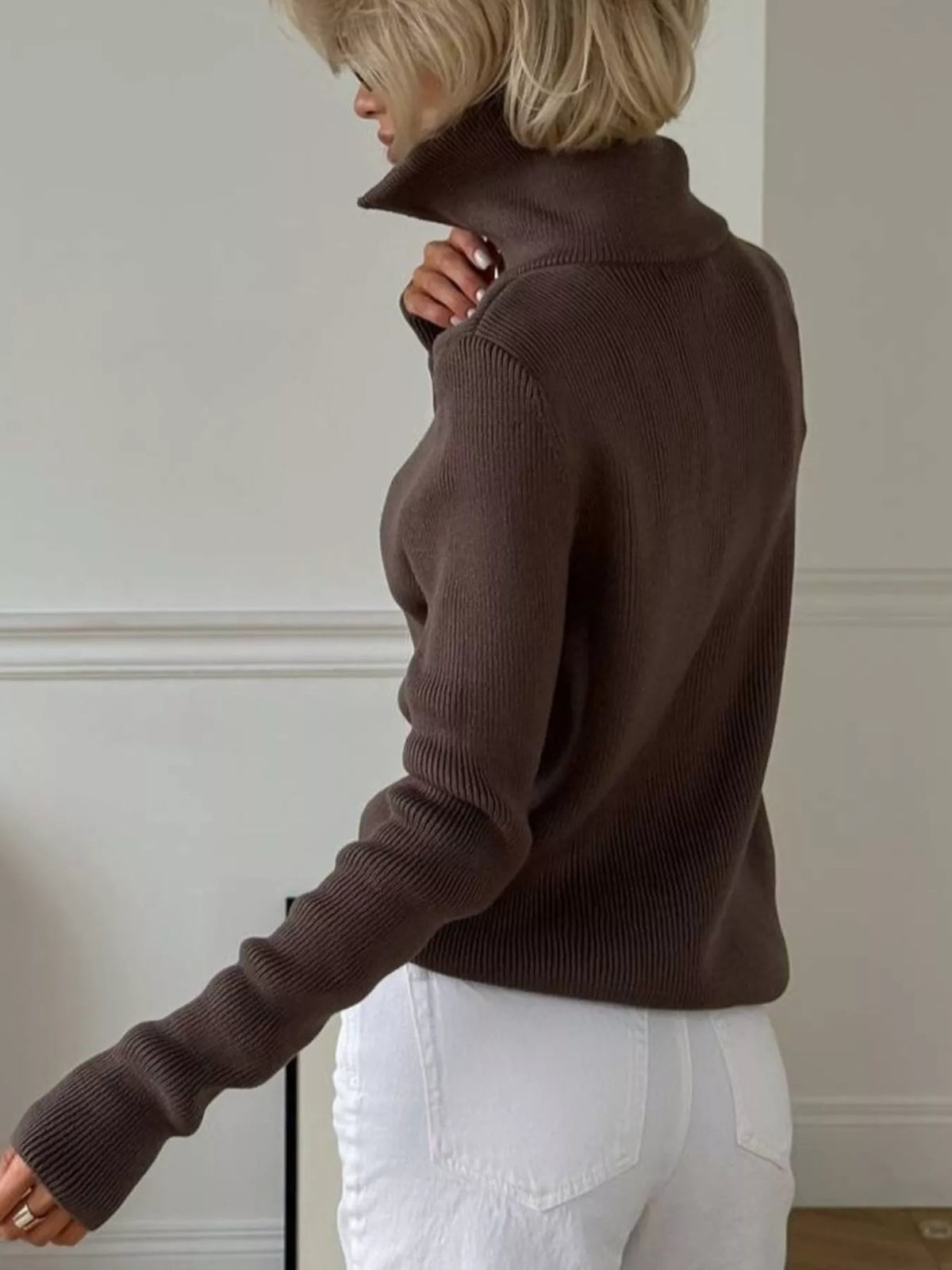 ribbed knit quarter-zip sweater – zipper | dropsona - neutral - close-up detail