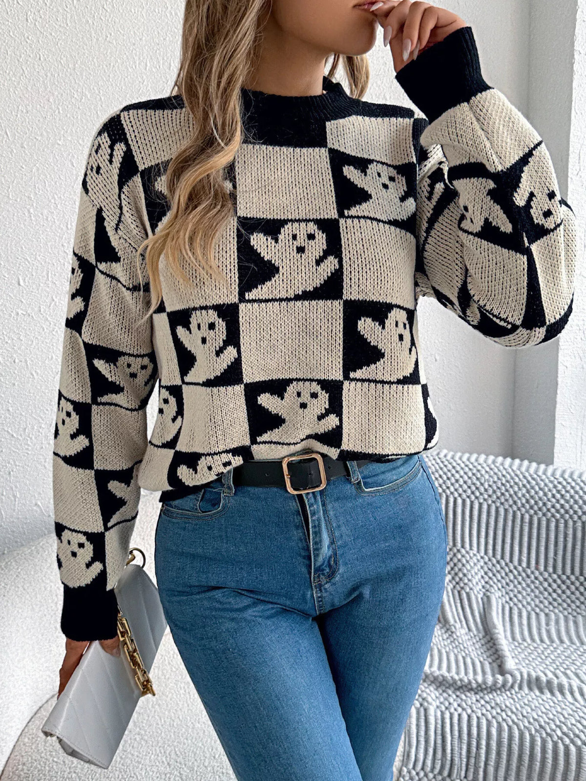 checkerboard halloween graphic sweater – basic style | dropsona - neutral - close-up detail