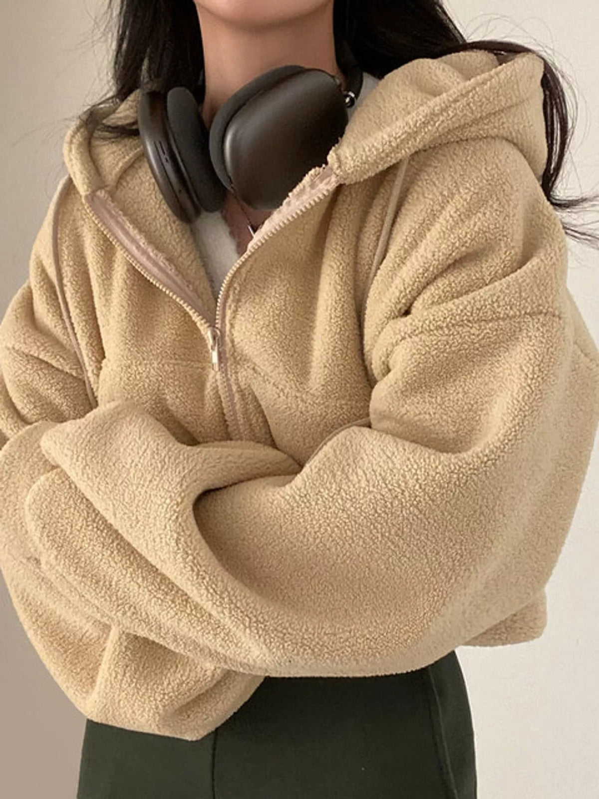oversized sherpa zip-up hoodie | dropsona - neutral - usage example