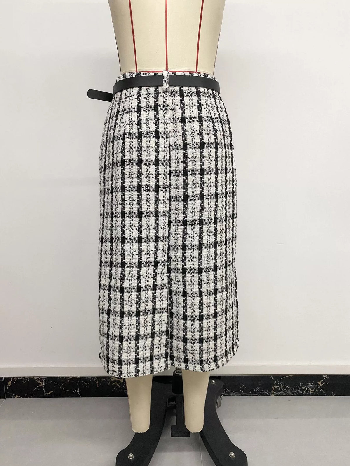 high-waisted tweed plaid midi skirt | dropsona - neutral - close-up detail