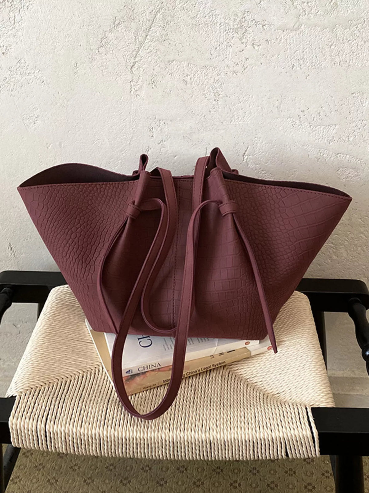 pu leather tote bag – stylish sling | dropsona - neutral - close-up detail