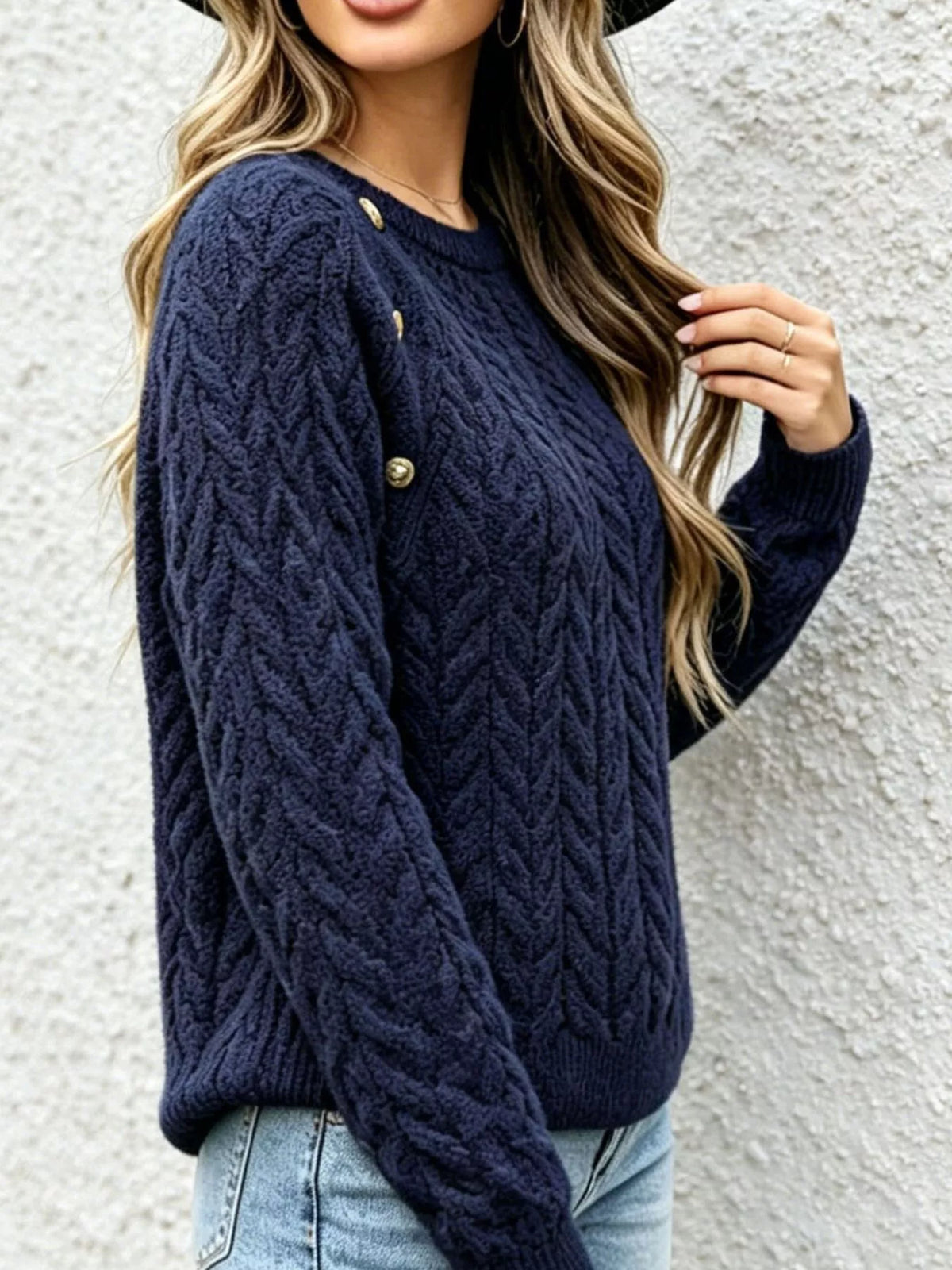 cable-knit raglan sleeve sweater | dropsona - neutral - close-up detail