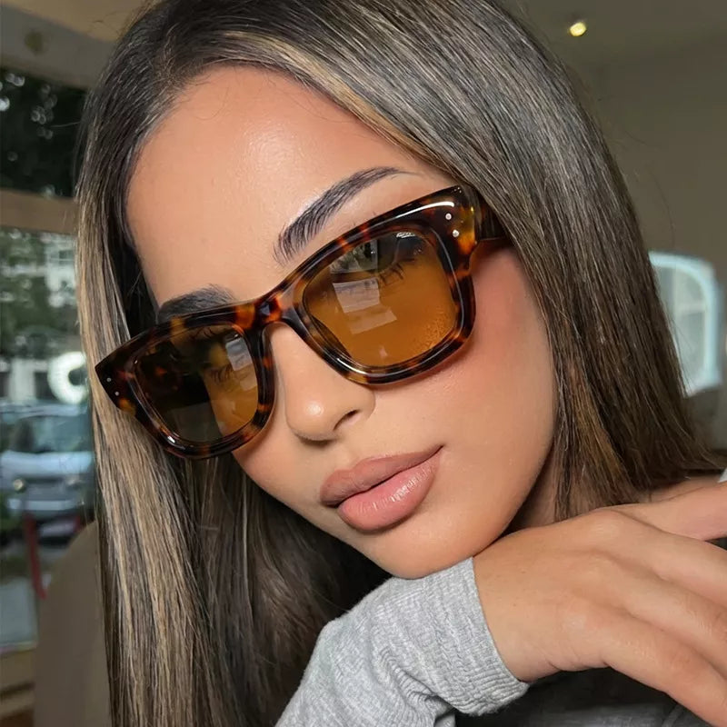 oversized rectangular gradient lens sunglasses – gaze | dropsona - neutral - close-up detail