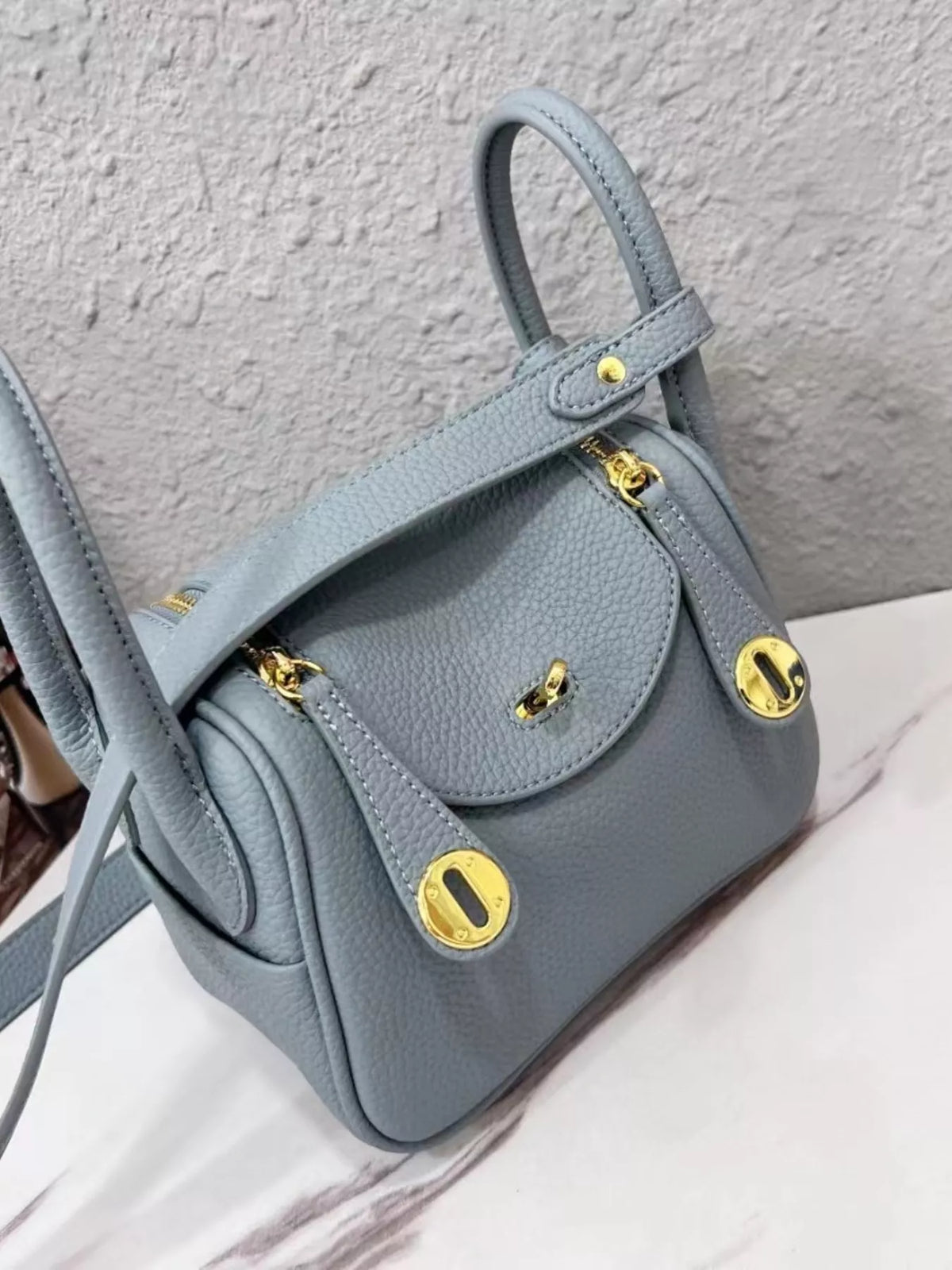 gold-tone hardware leather crossbody bag | dropsona - neutral - size reference