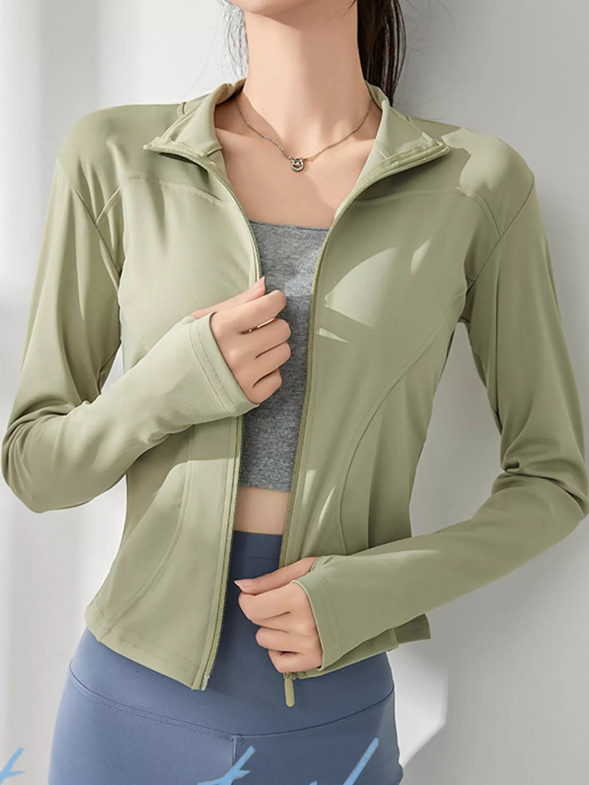 slim-fit quick-dry active outerwear | dropsona - neutral - usage example