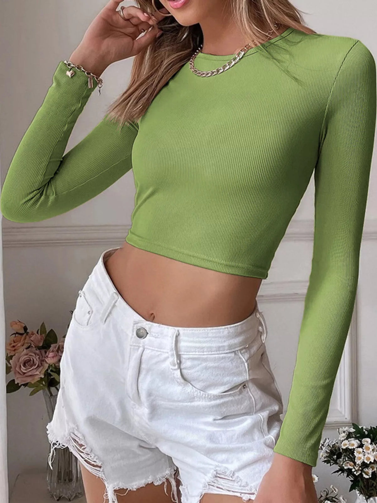 cutout back long sleeve crop t-shirt | dropsona - neutral - usage example